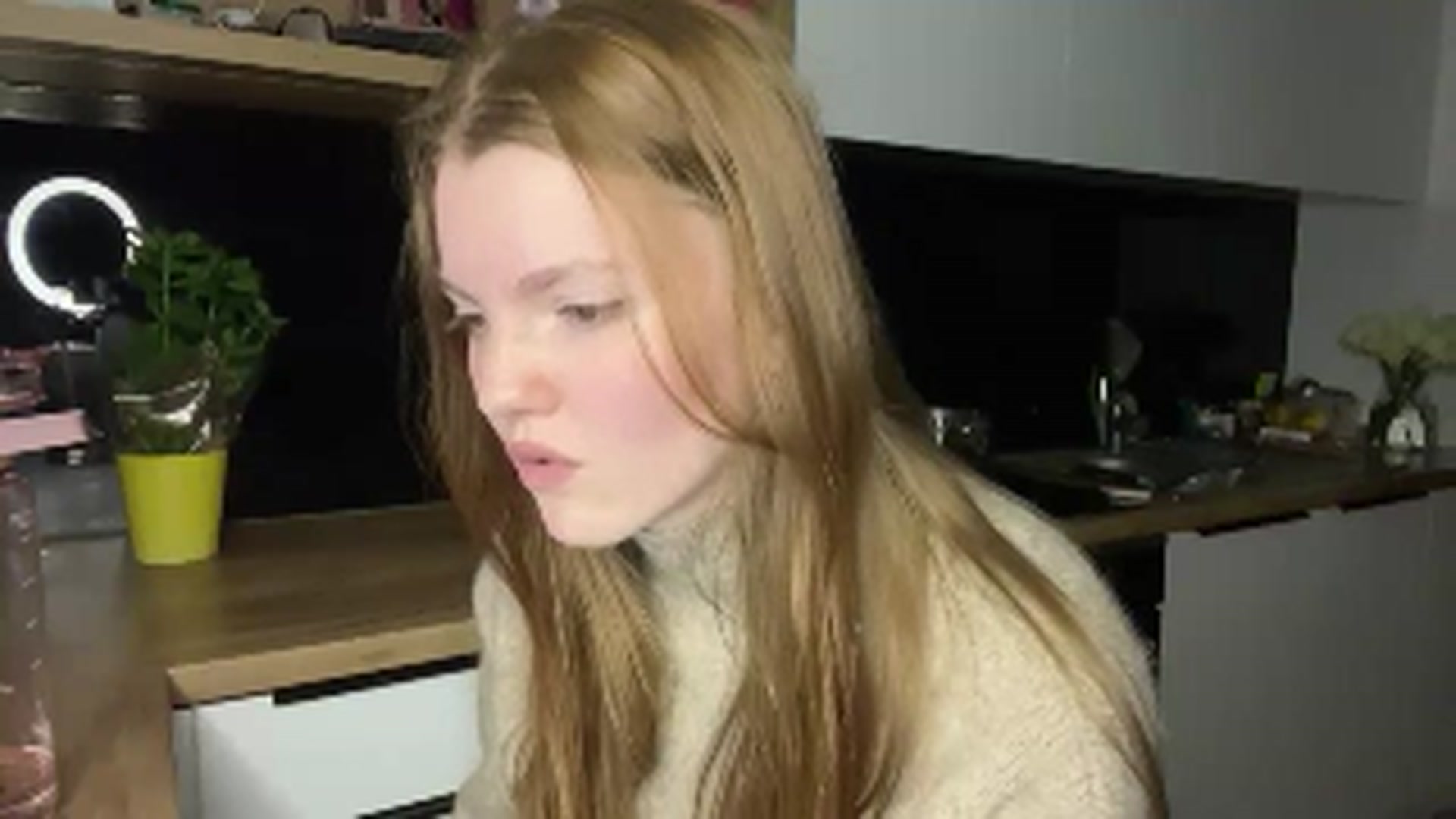 Gallery image thumbnail from KristalWynn's myfreecams stream on, 09/29/2024, 21:56 image 2 of 20