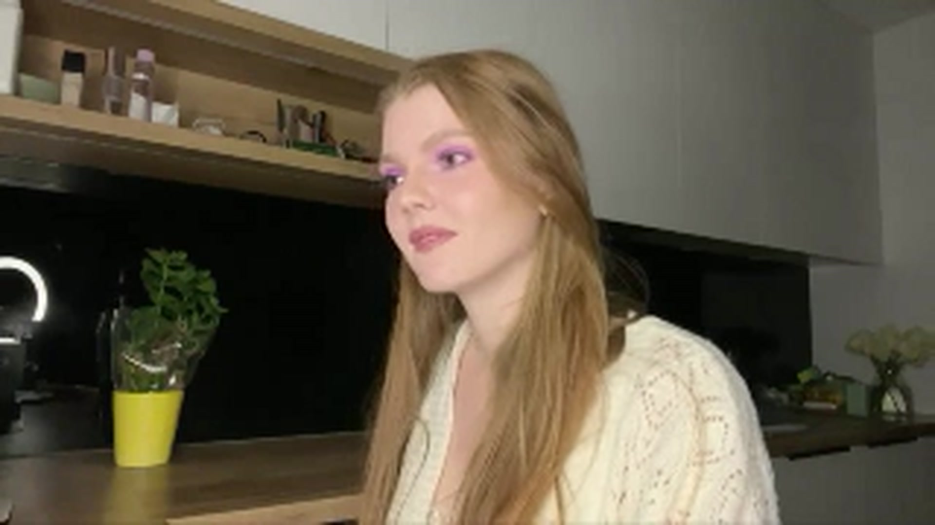 Gallery image thumbnail from KristalWynn's myfreecams stream on, 09/30/2024, 20:34 image 8 of 20