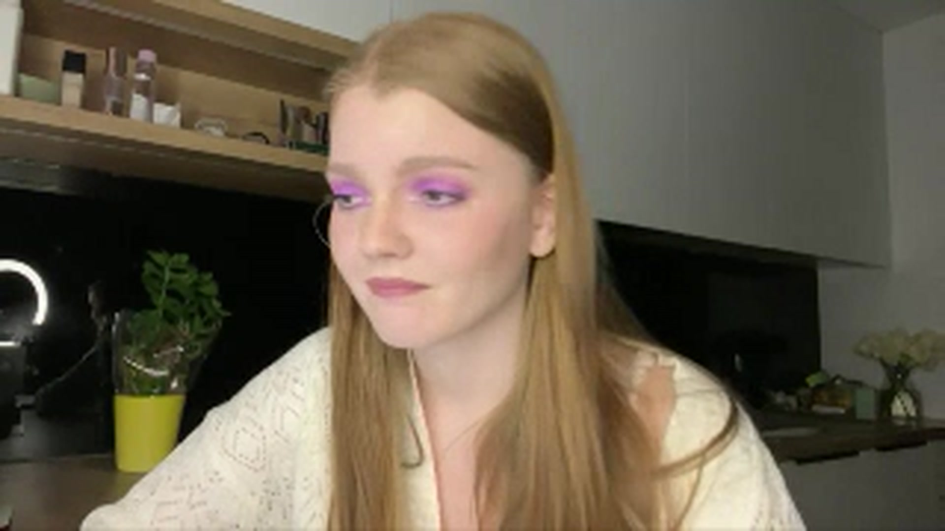 Gallery image thumbnail from KristalWynn's myfreecams stream on, 09/30/2024, 20:34 image 16 of 20