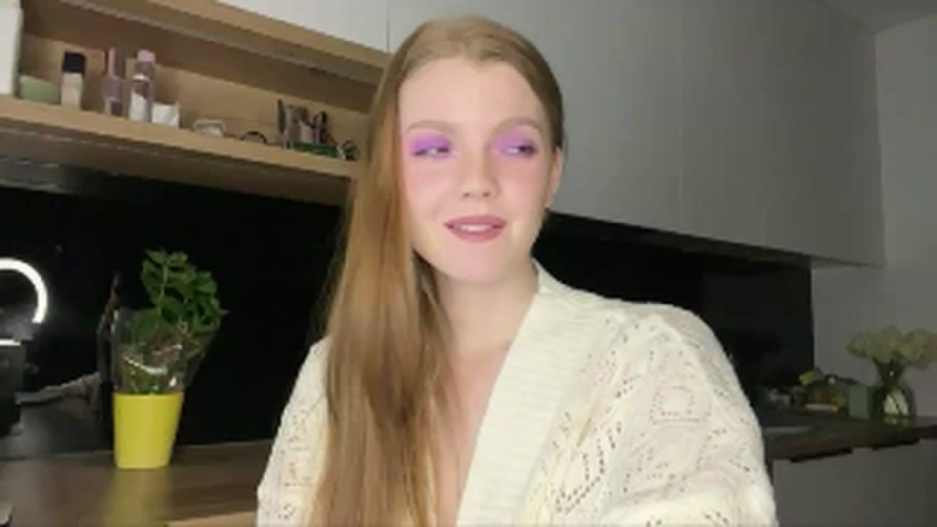Gallery image thumbnail from KristalWynn's myfreecams stream on, 09/30/2024, 20:34 image 1 of 20