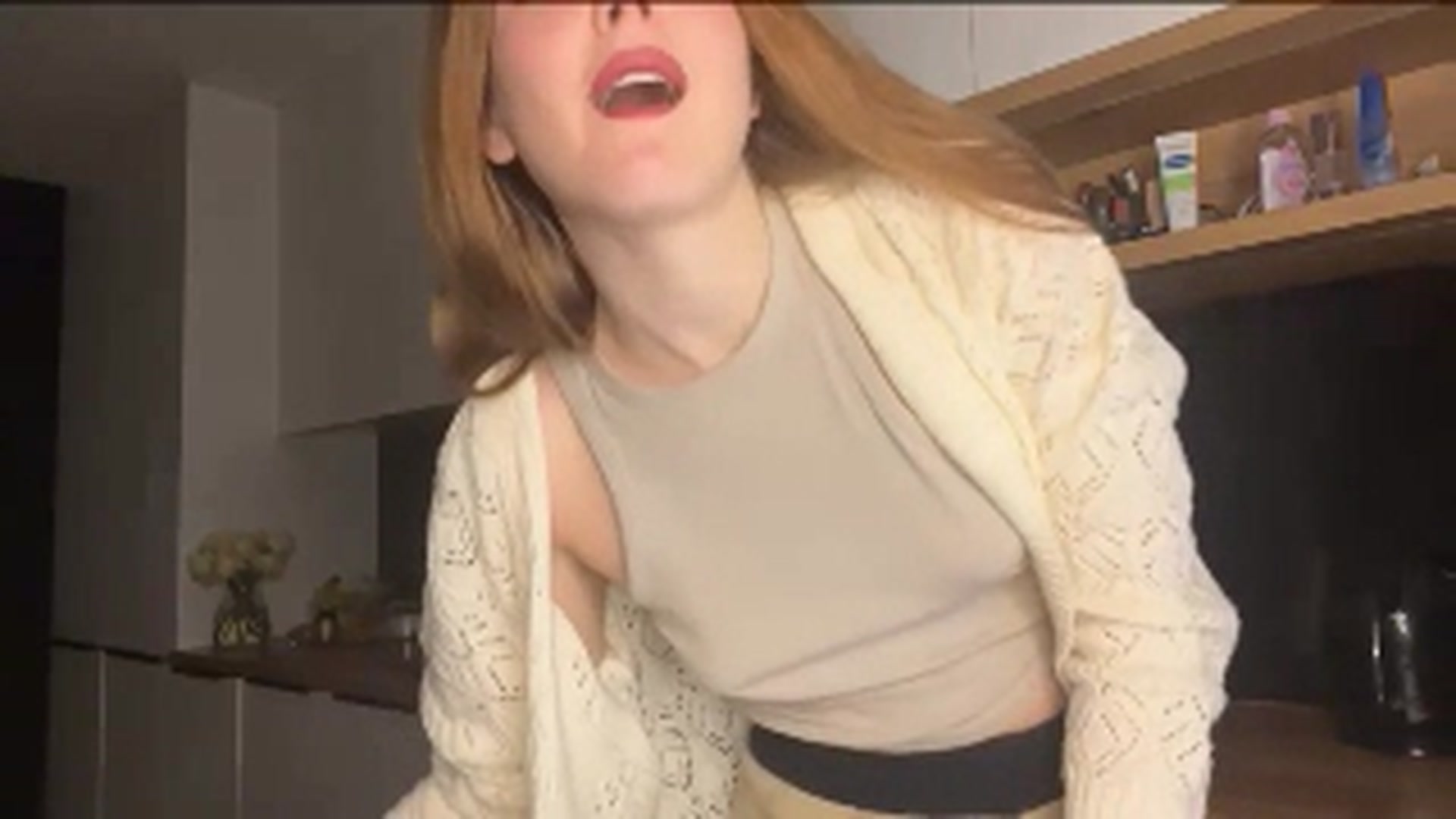 Gallery image thumbnail from KristalWynn's myfreecams stream on, 10/03/2024, 23:51 image 2 of 20