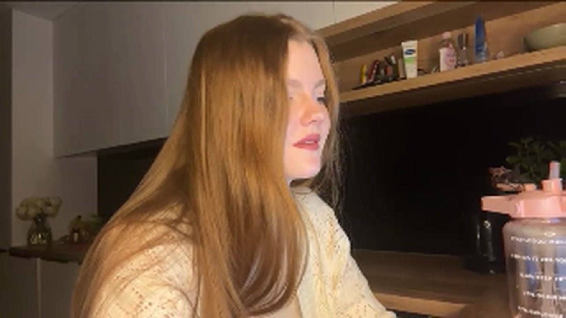 Gallery image thumbnail from KristalWynn's myfreecams stream on, 10/03/2024, 23:51 image 18 of 20