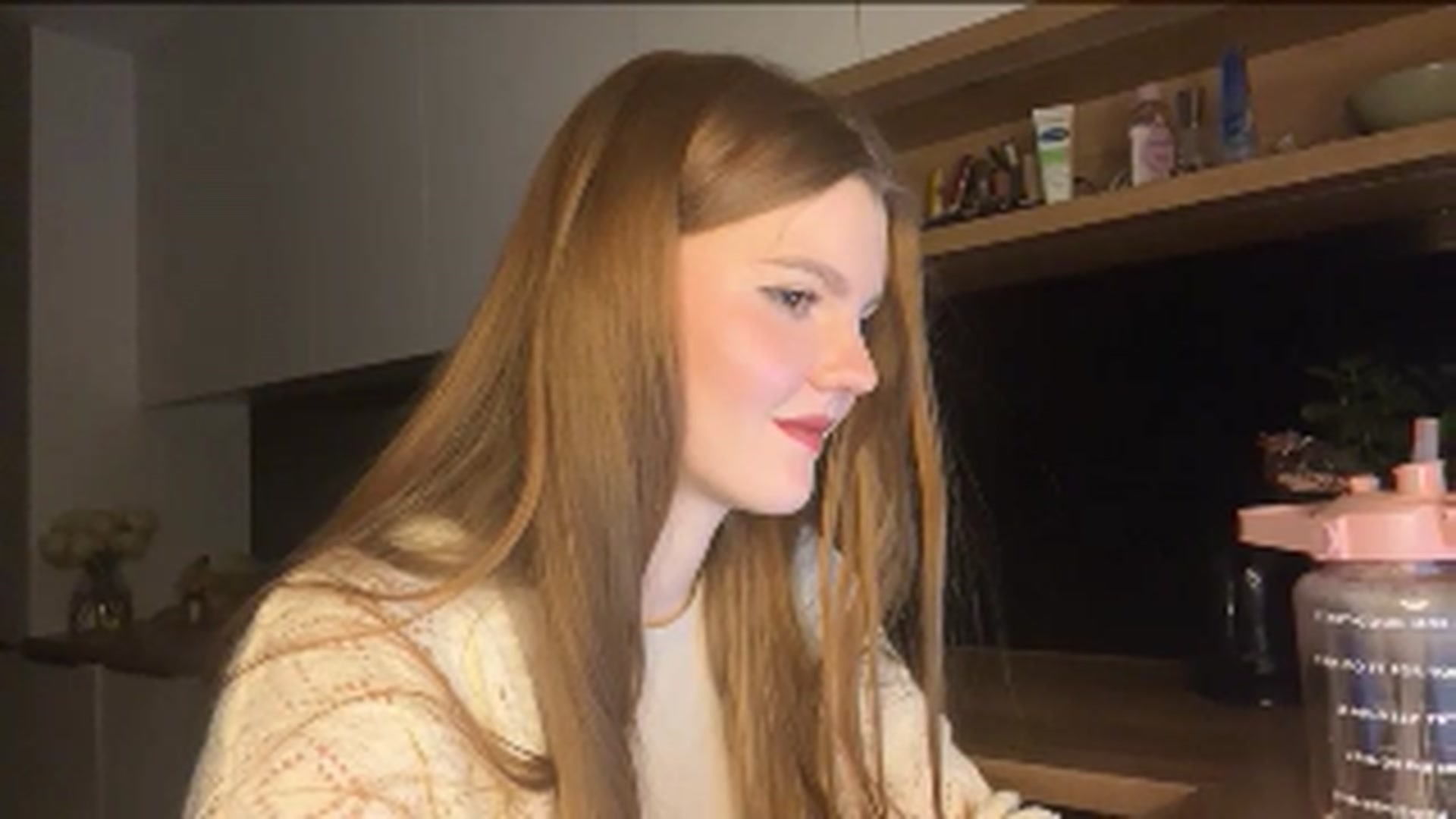 Gallery image thumbnail from KristalWynn's myfreecams stream on, 10/03/2024, 23:51 image 14 of 20
