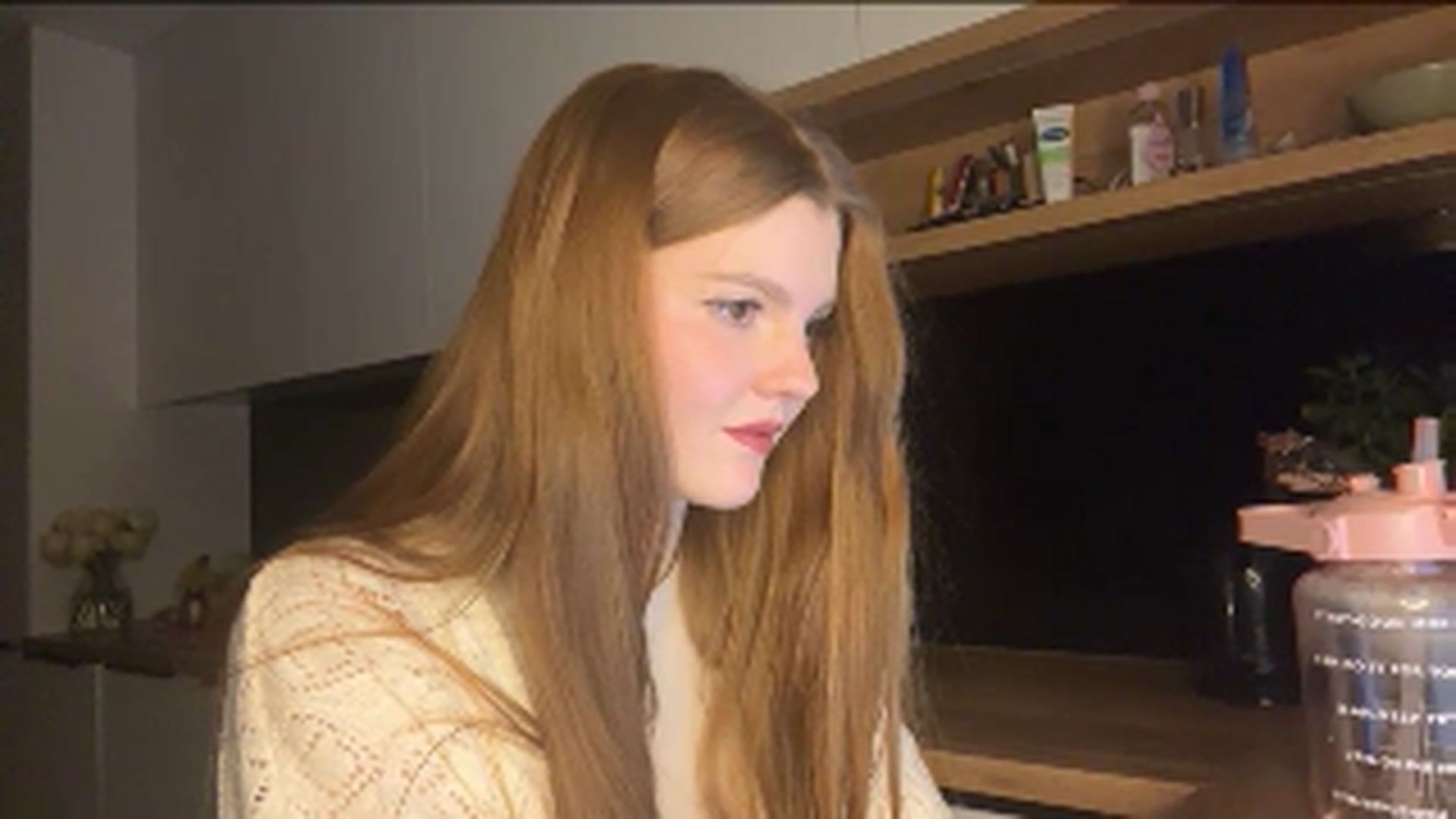 Gallery image thumbnail from KristalWynn's myfreecams stream on, 10/03/2024, 23:51 image 16 of 20