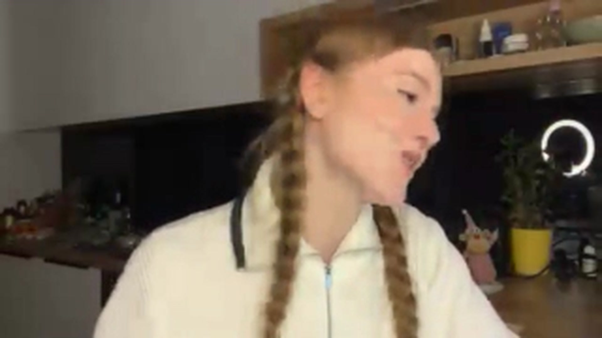 Gallery image thumbnail from KristalWynn's myfreecams stream on, 11/17/2024, 21:02 image 15 of 20