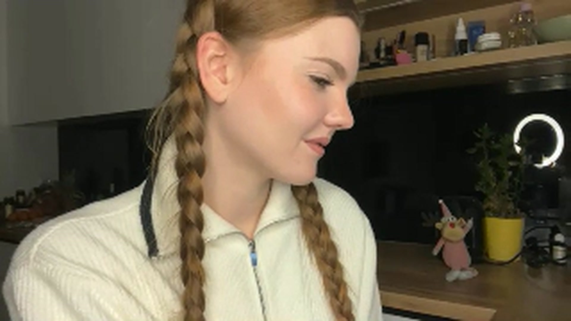 Gallery image thumbnail from KristalWynn's myfreecams stream on, 11/17/2024, 21:02 image 10 of 20