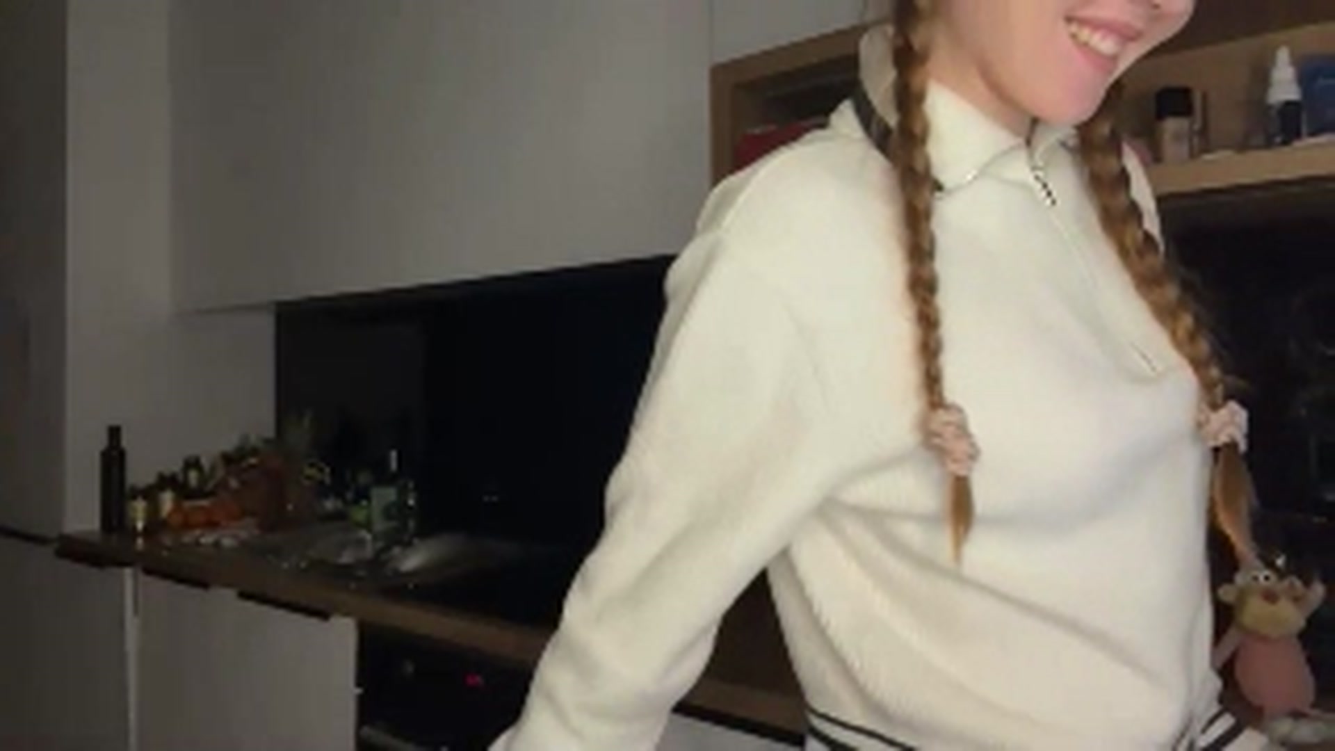 Gallery image thumbnail from KristalWynn's myfreecams stream on, 11/17/2024, 21:02 image 8 of 20