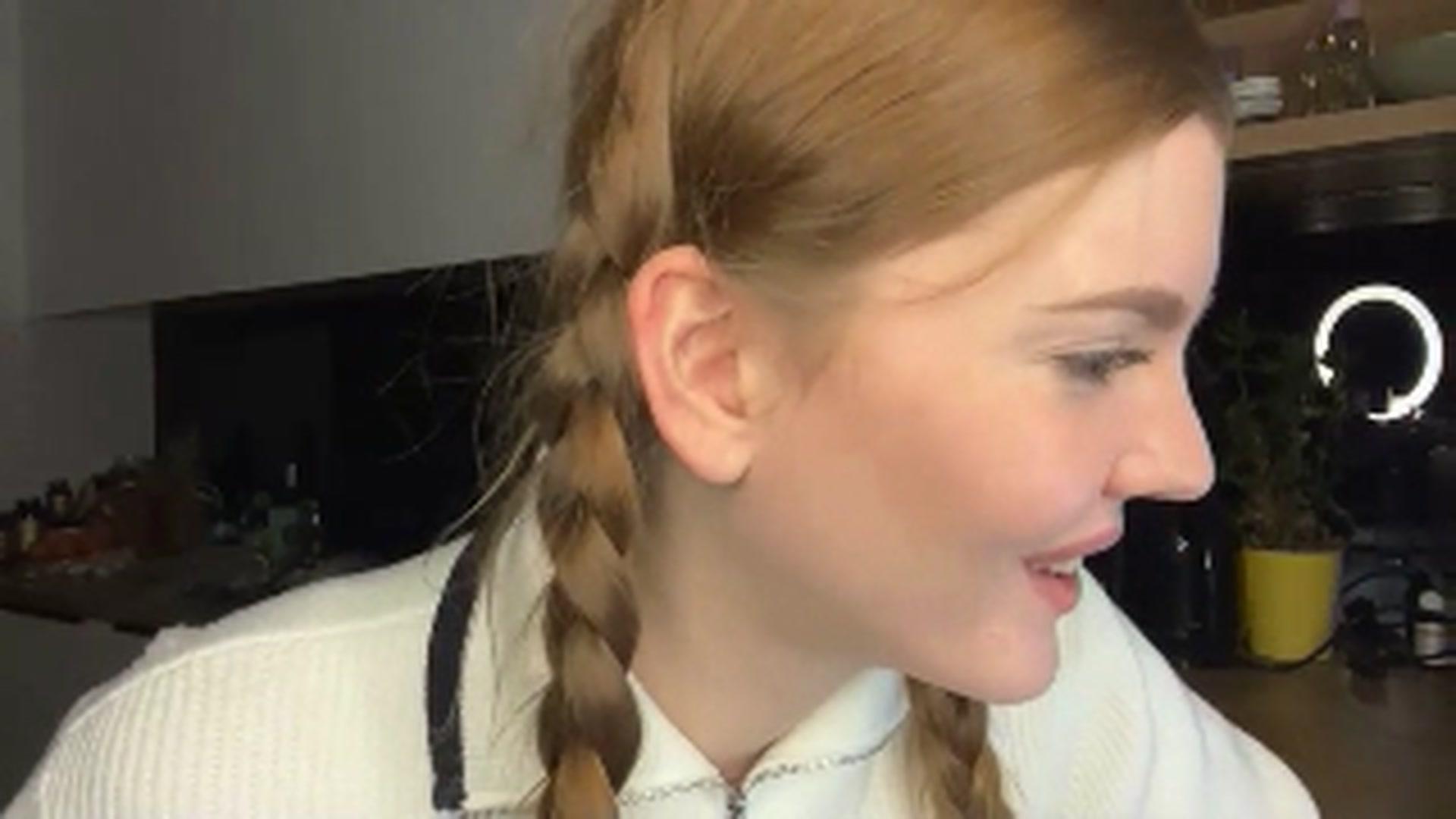 Gallery image thumbnail from KristalWynn's myfreecams stream on, 11/17/2024, 21:33 image 6 of 20