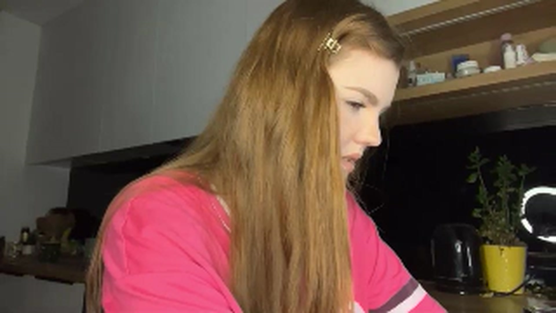 Gallery image thumbnail from KristalWynn's myfreecams stream on, 11/23/2024, 19:09 image 17 of 20
