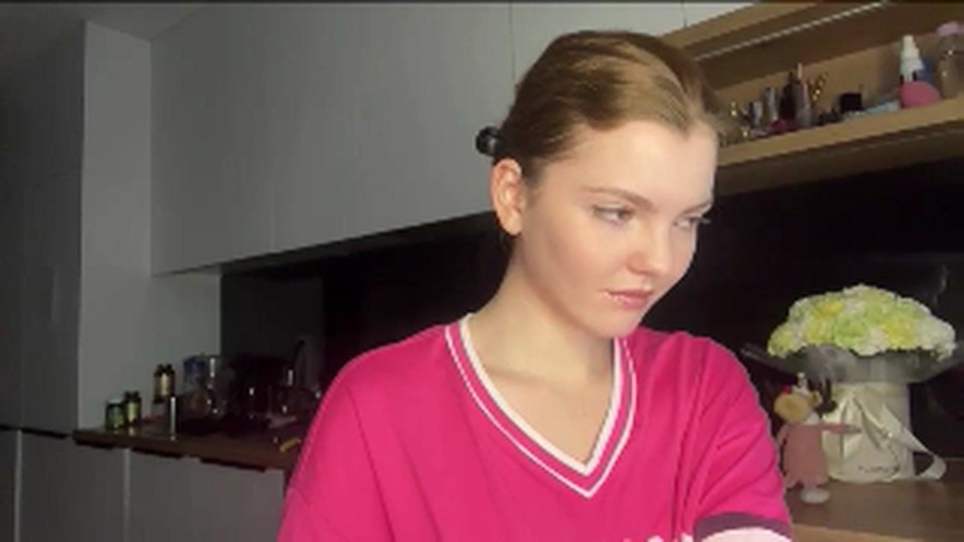 Gallery image thumbnail from KristalWynn's myfreecams stream on, 12/01/2024, 15:06 image 6 of 20