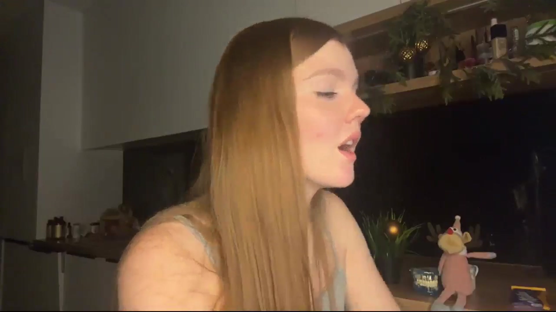 Gallery image thumbnail from KristalWynn's myfreecams stream on, 12/24/2024, 22:26 image 19 of 20