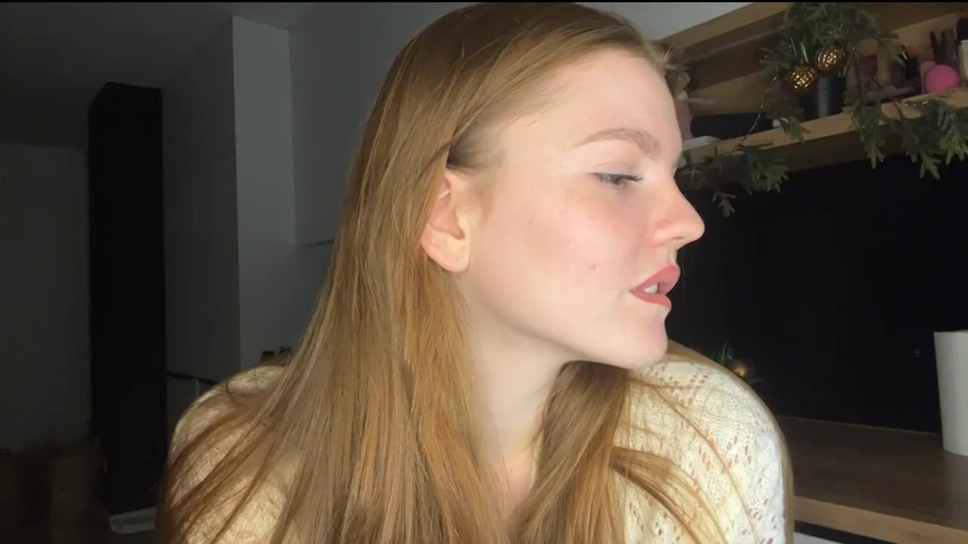 Gallery image thumbnail from KristalWynn's myfreecams stream on, 12/27/2024, 19:44 image 15 of 20