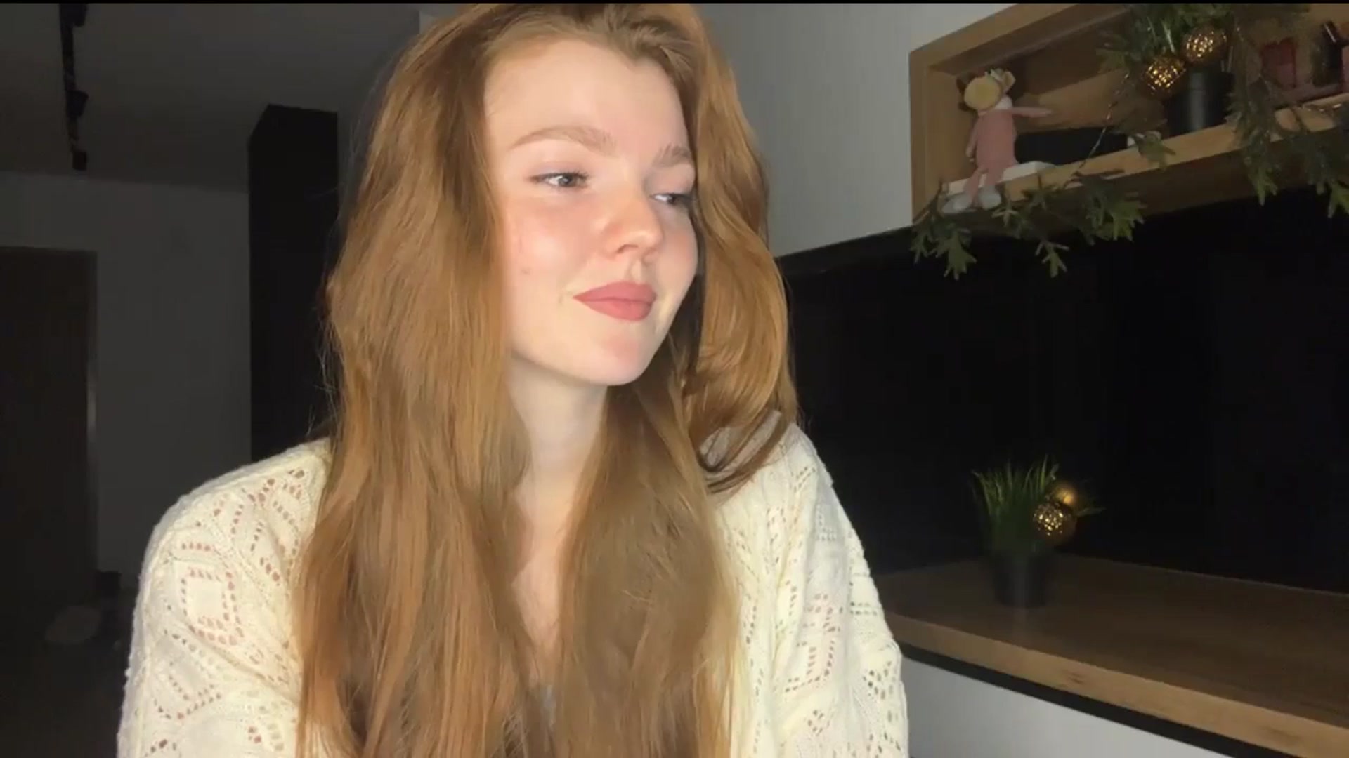 Gallery image thumbnail from KristalWynn's myfreecams stream on, 12/27/2024, 19:44 image 6 of 20