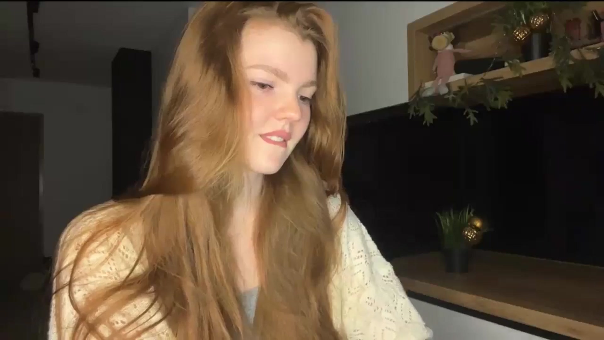 Gallery image thumbnail from KristalWynn's myfreecams stream on, 12/27/2024, 19:44 image 4 of 20