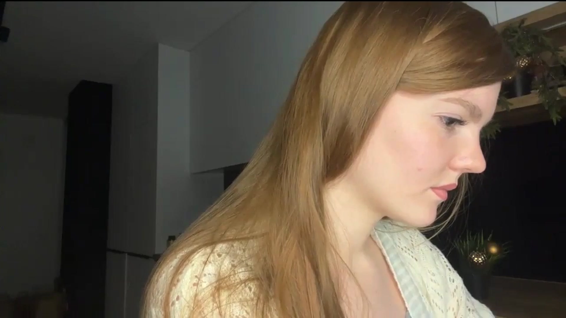 Gallery image thumbnail from KristalWynn's myfreecams stream on, 12/27/2024, 20:50 image 7 of 20