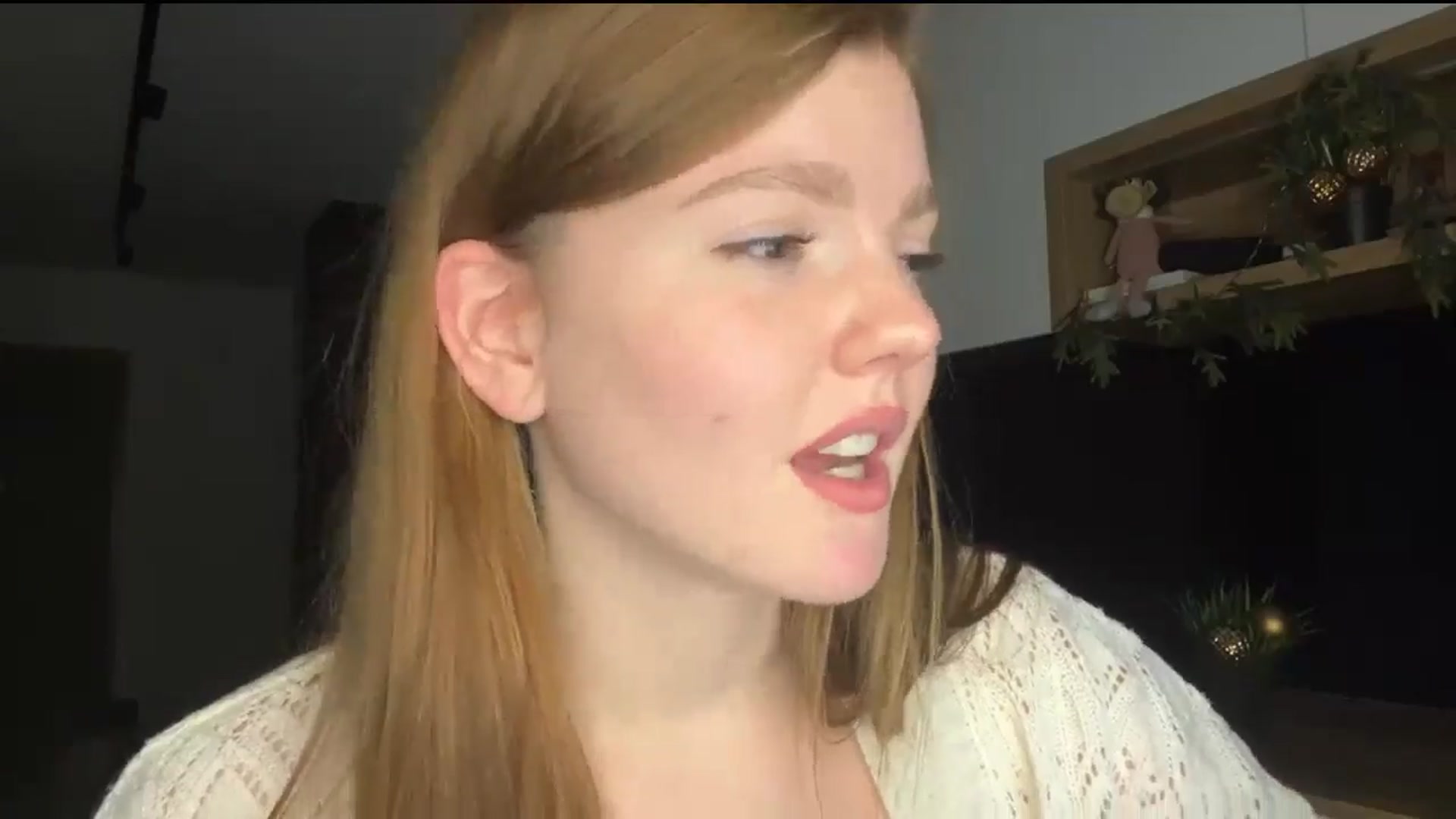 Gallery image thumbnail from KristalWynn's myfreecams stream on, 12/27/2024, 20:50 image 17 of 20