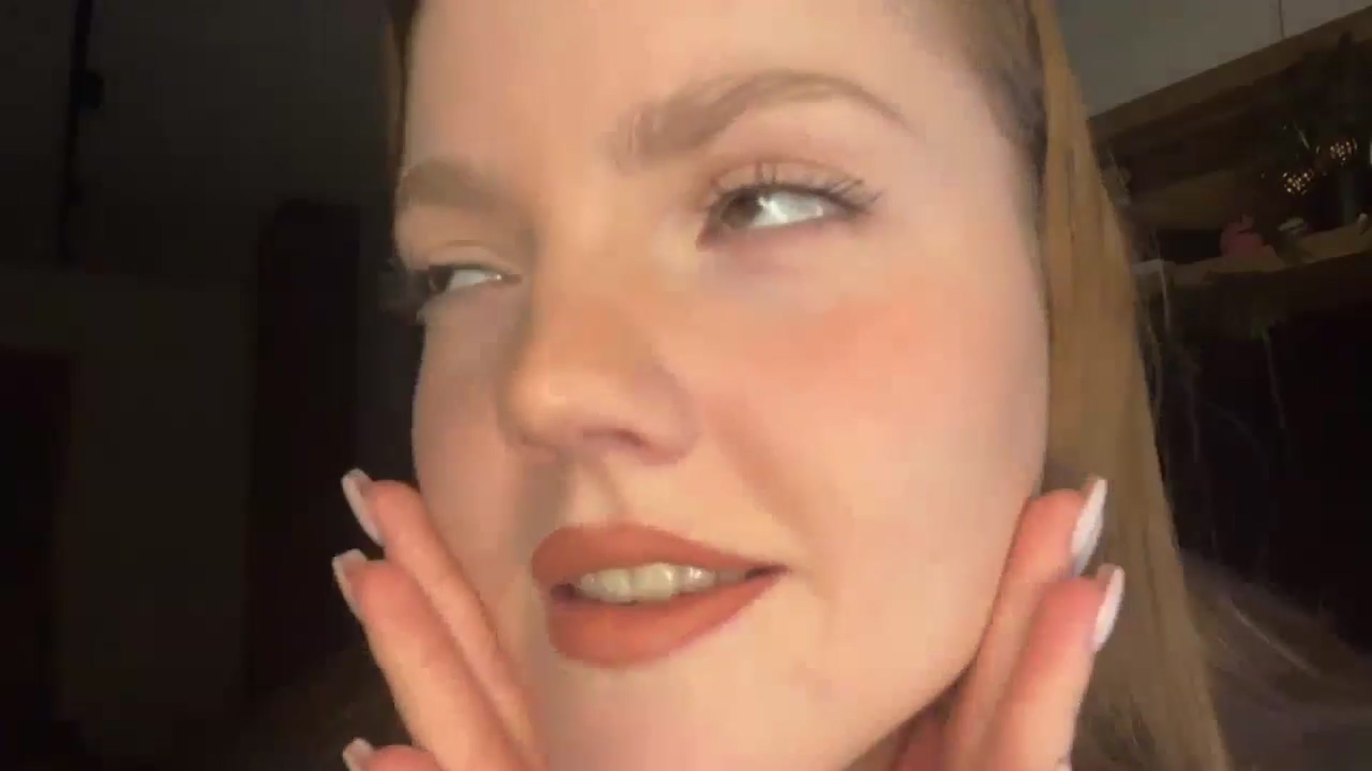 Gallery image thumbnail from KristalWynn's myfreecams stream on, 12/30/2024, 18:45 image 19 of 20