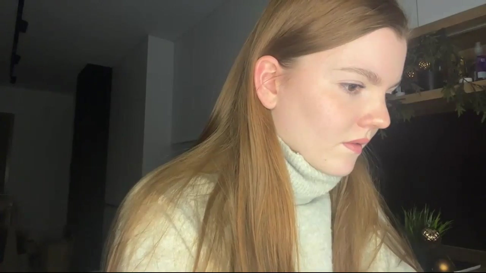 Gallery image thumbnail from KristalWynn's myfreecams stream on, 01/03/2025, 20:07 image 15 of 20
