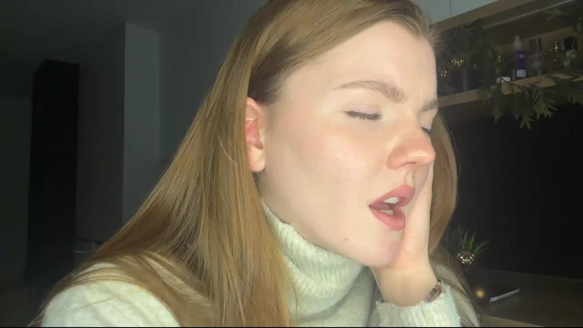 Gallery image thumbnail from KristalWynn's myfreecams stream on, 01/03/2025, 20:07 image 11 of 20