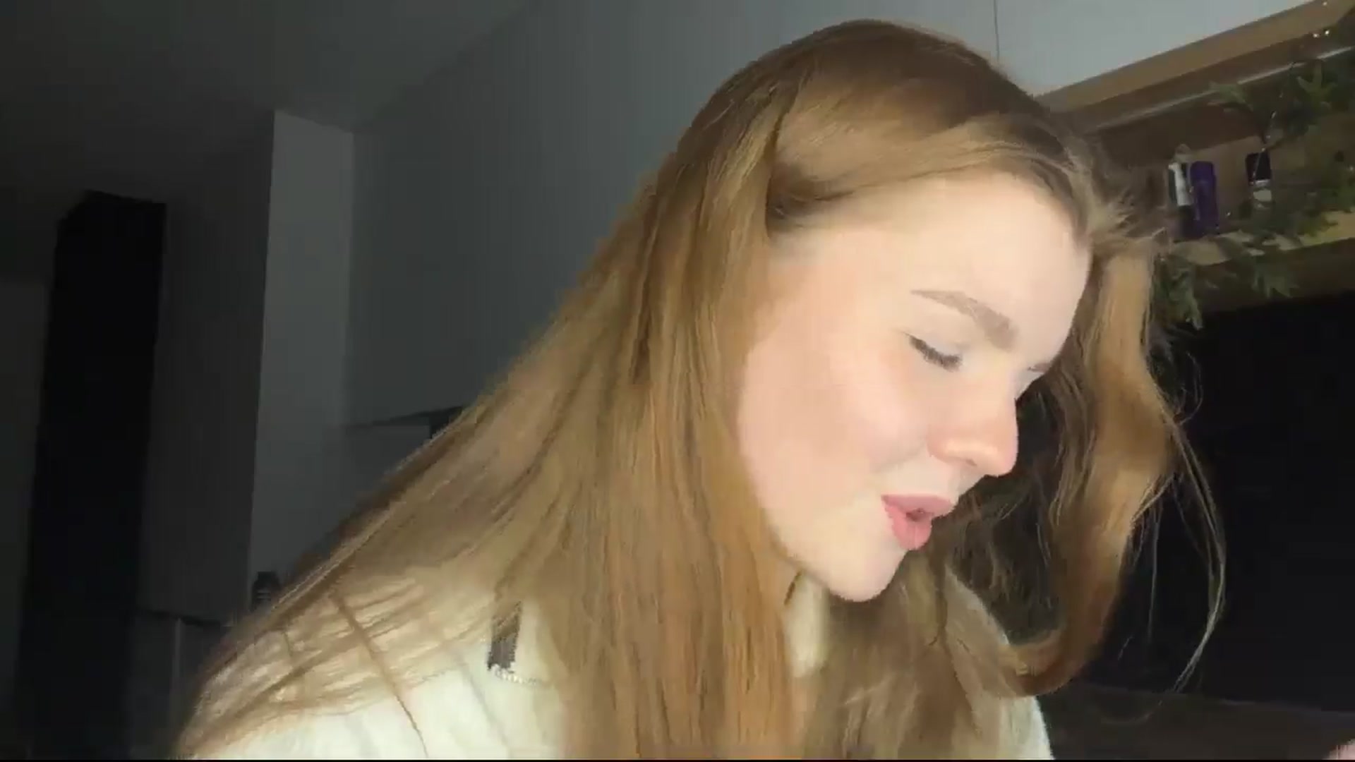 Gallery image thumbnail from KristalWynn's myfreecams stream on, 01/05/2025, 20:03 image 18 of 20