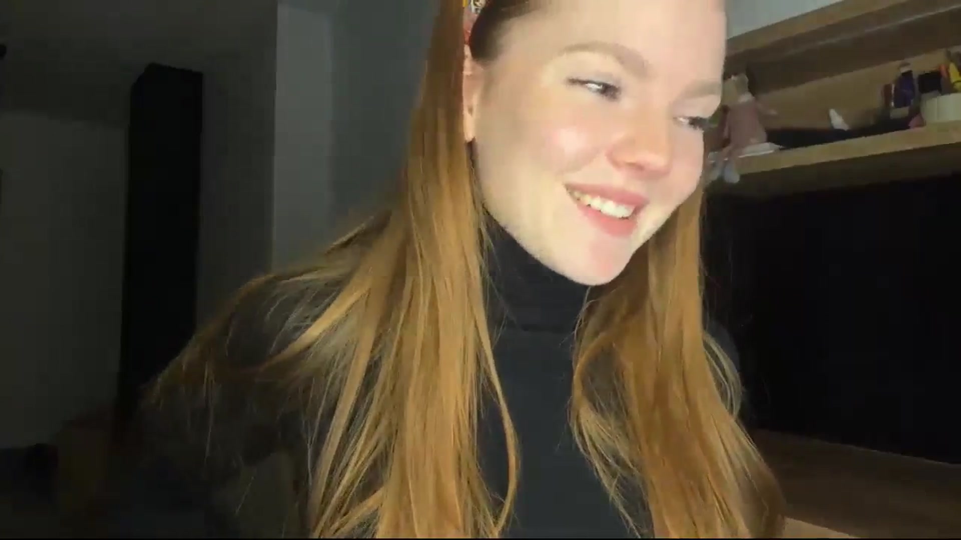 Gallery image thumbnail from KristalWynn's myfreecams stream on, 01/18/2025, 23:36 image 15 of 20