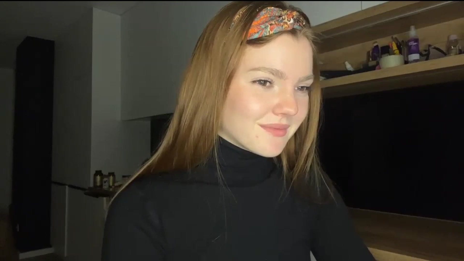 Gallery image thumbnail from KristalWynn's myfreecams stream on, 01/19/2025, 24:23 image 16 of 20