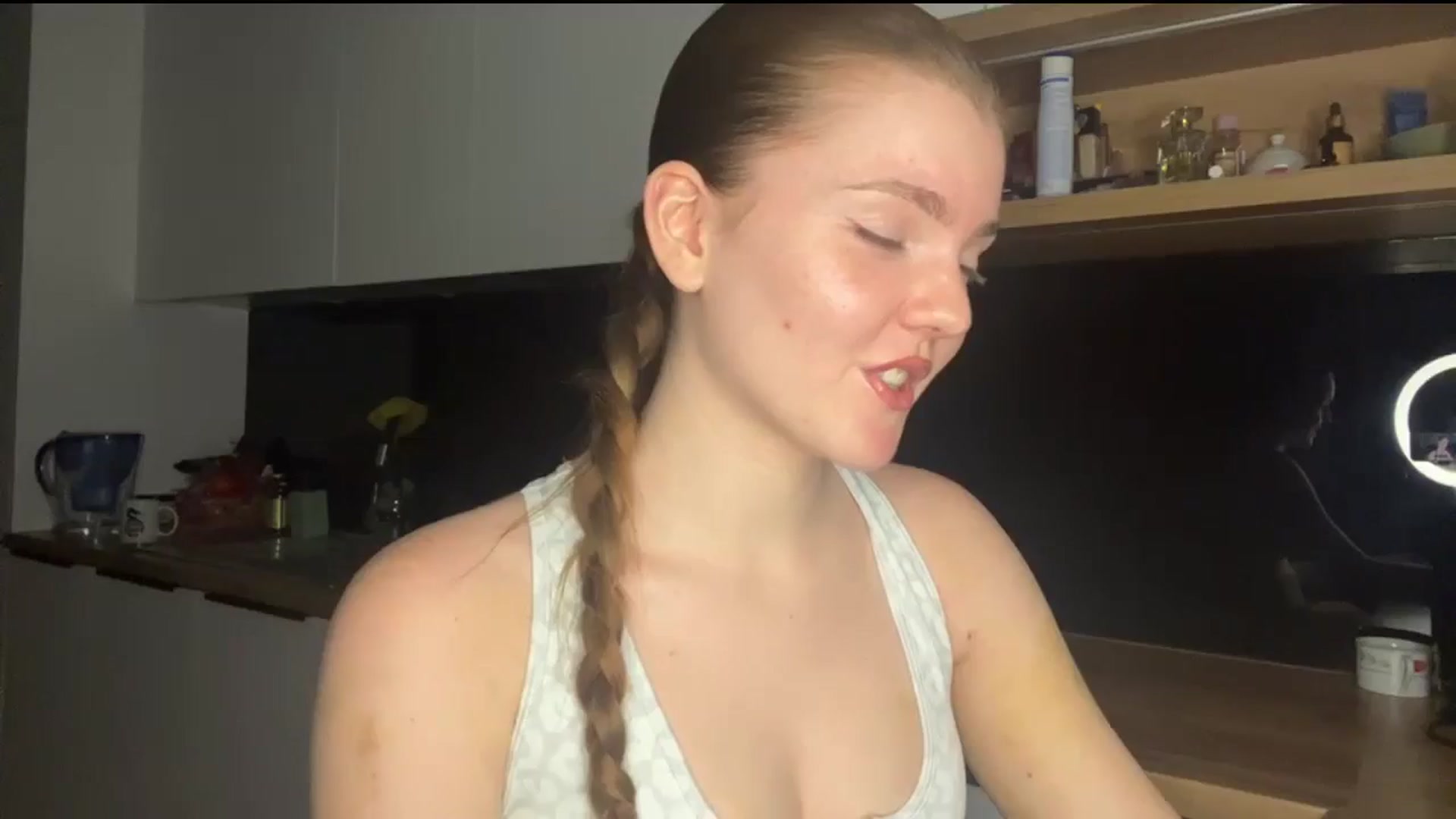 Gallery image thumbnail from KristalWynn's myfreecams stream on, 02/19/2025, 19:39 image 4 of 20