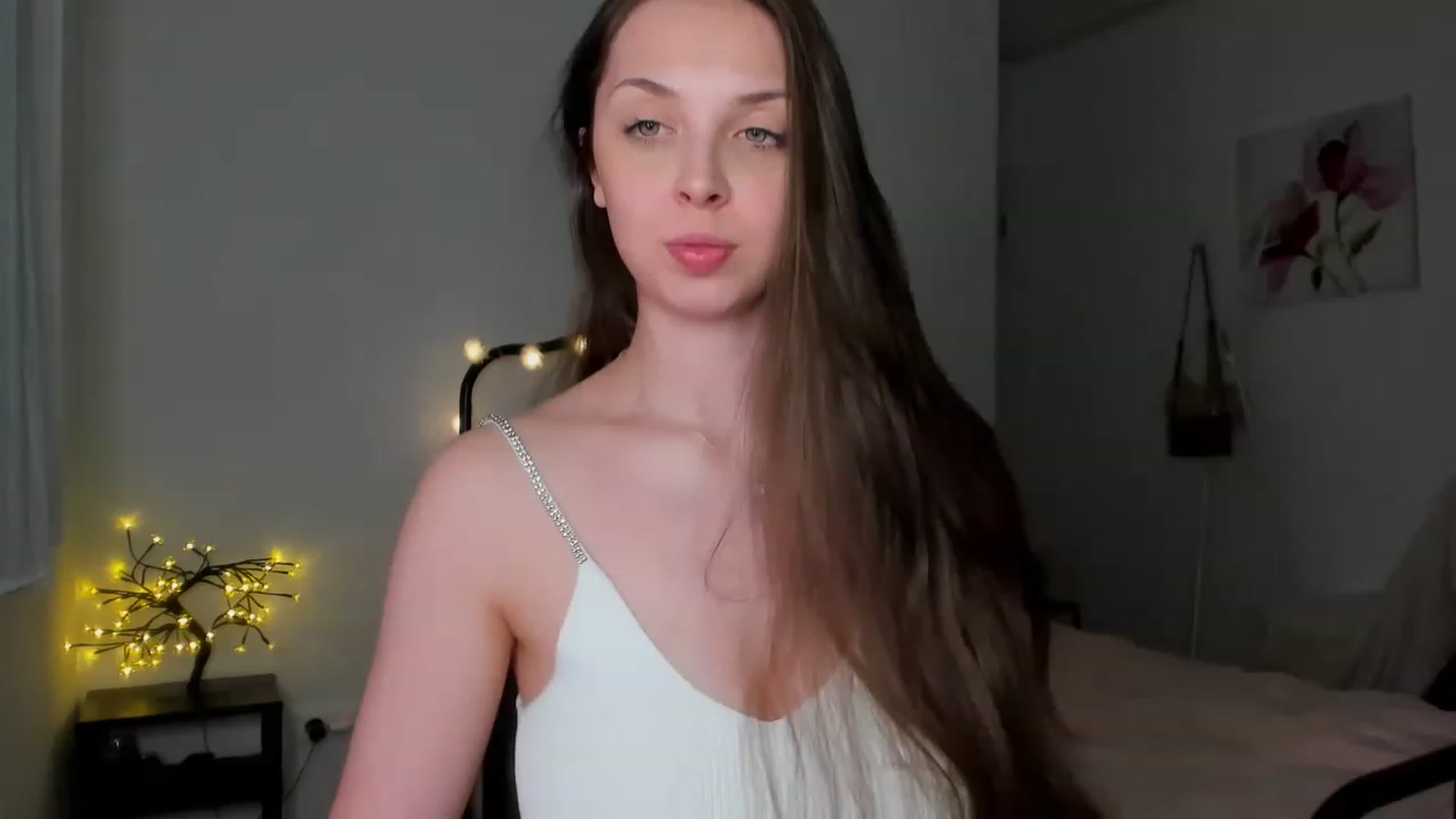 Gallery image thumbnail from Kristallmii's myfreecams stream on, 12/20/2022, 21:20 image 19 of 20