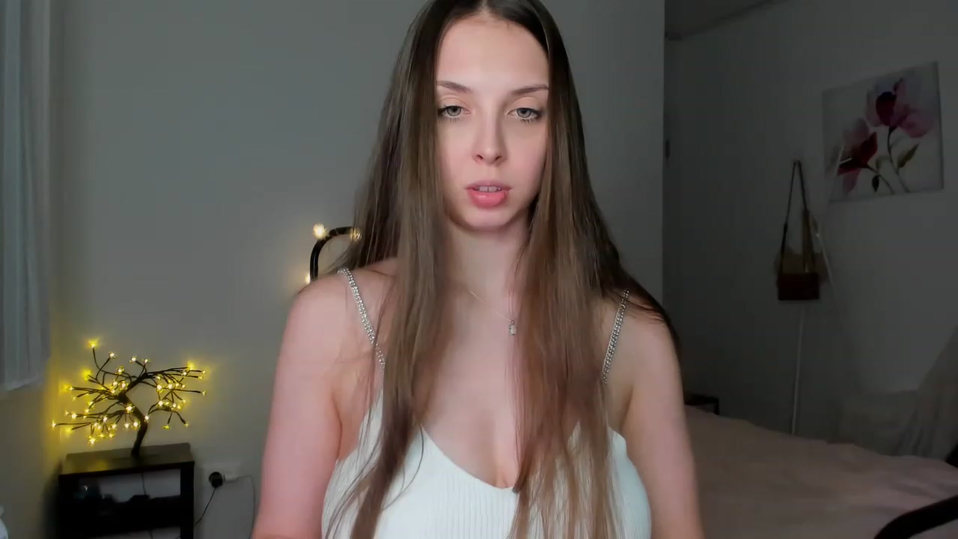 Gallery image thumbnail from Kristallmii's myfreecams stream on, 12/20/2022, 21:20 image 11 of 20