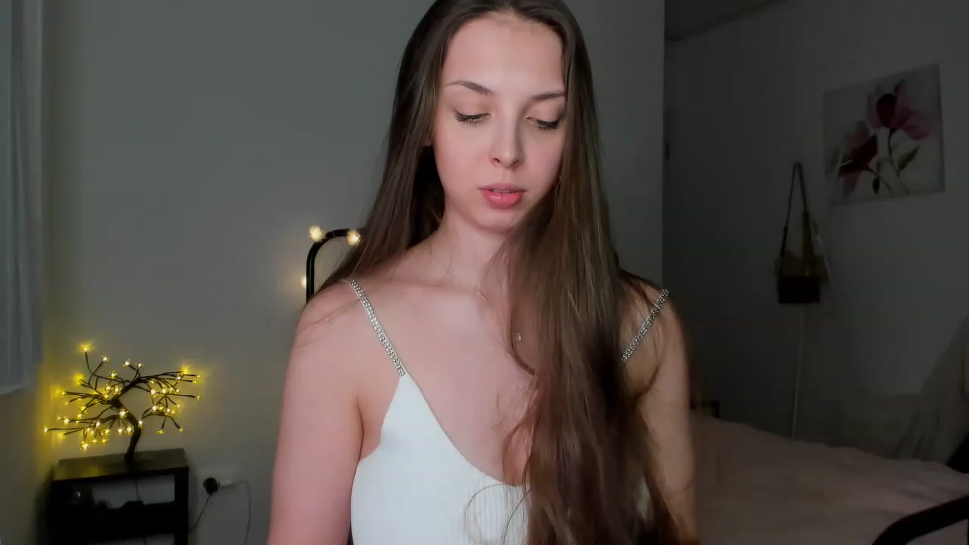 Gallery image thumbnail from Kristallmii's myfreecams stream on, 12/20/2022, 21:20 image 20 of 20
