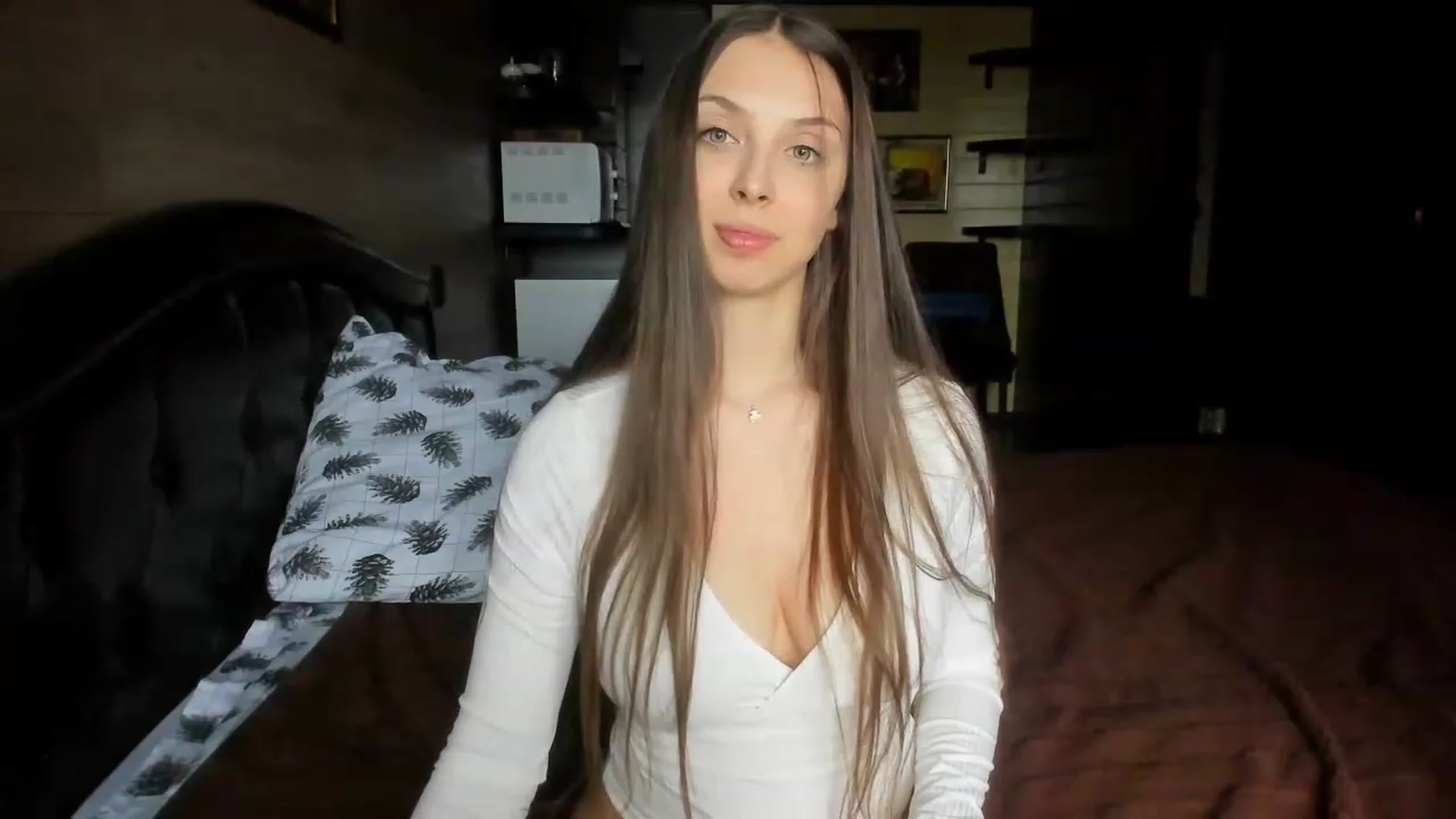 Gallery image thumbnail from Kristallmii's myfreecams stream on, 02/28/2023, 12:38 image 15 of 20