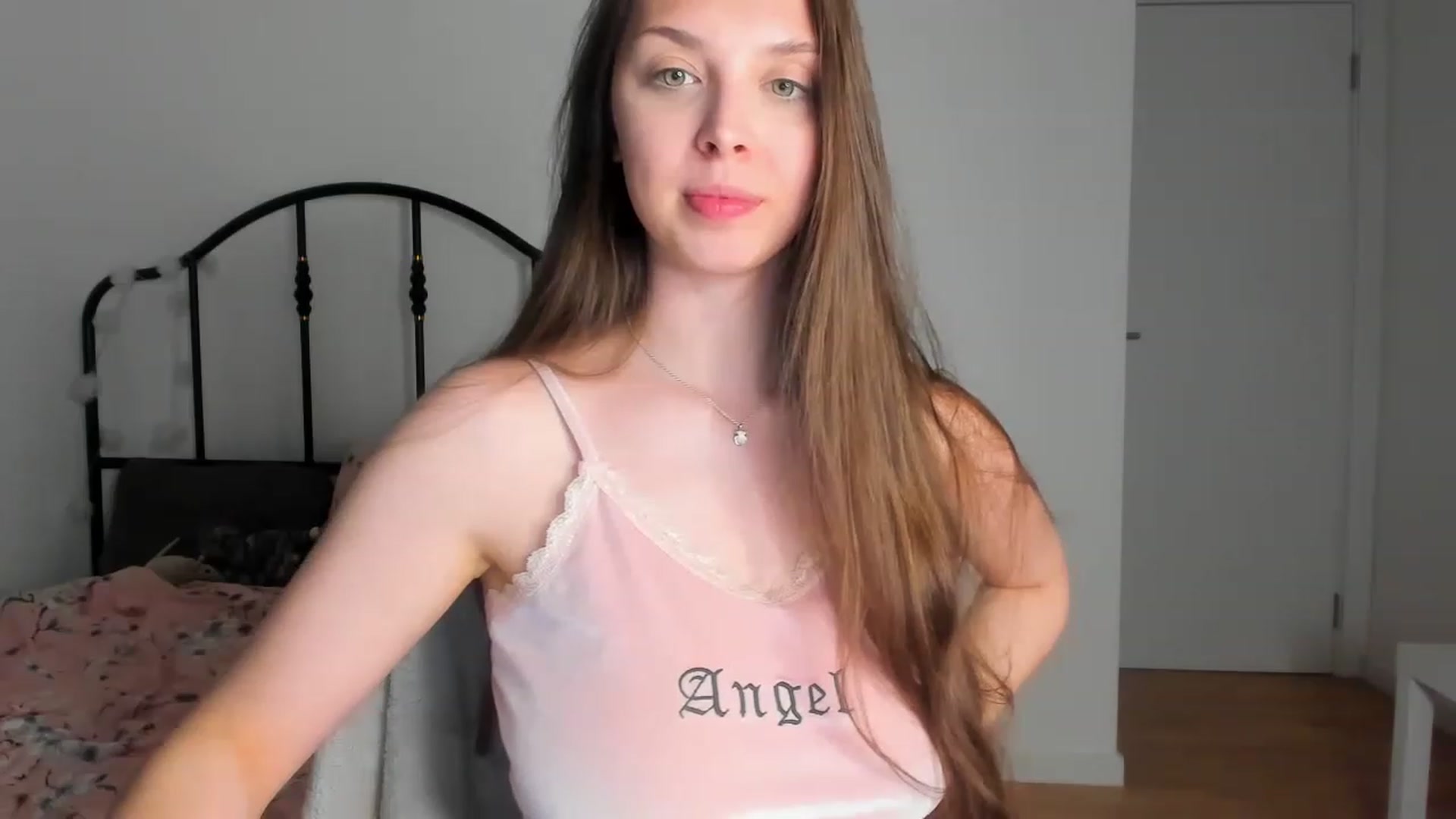 Gallery image thumbnail from Kristallmii's myfreecams stream on, 05/16/2023, 21:12 image 12 of 20