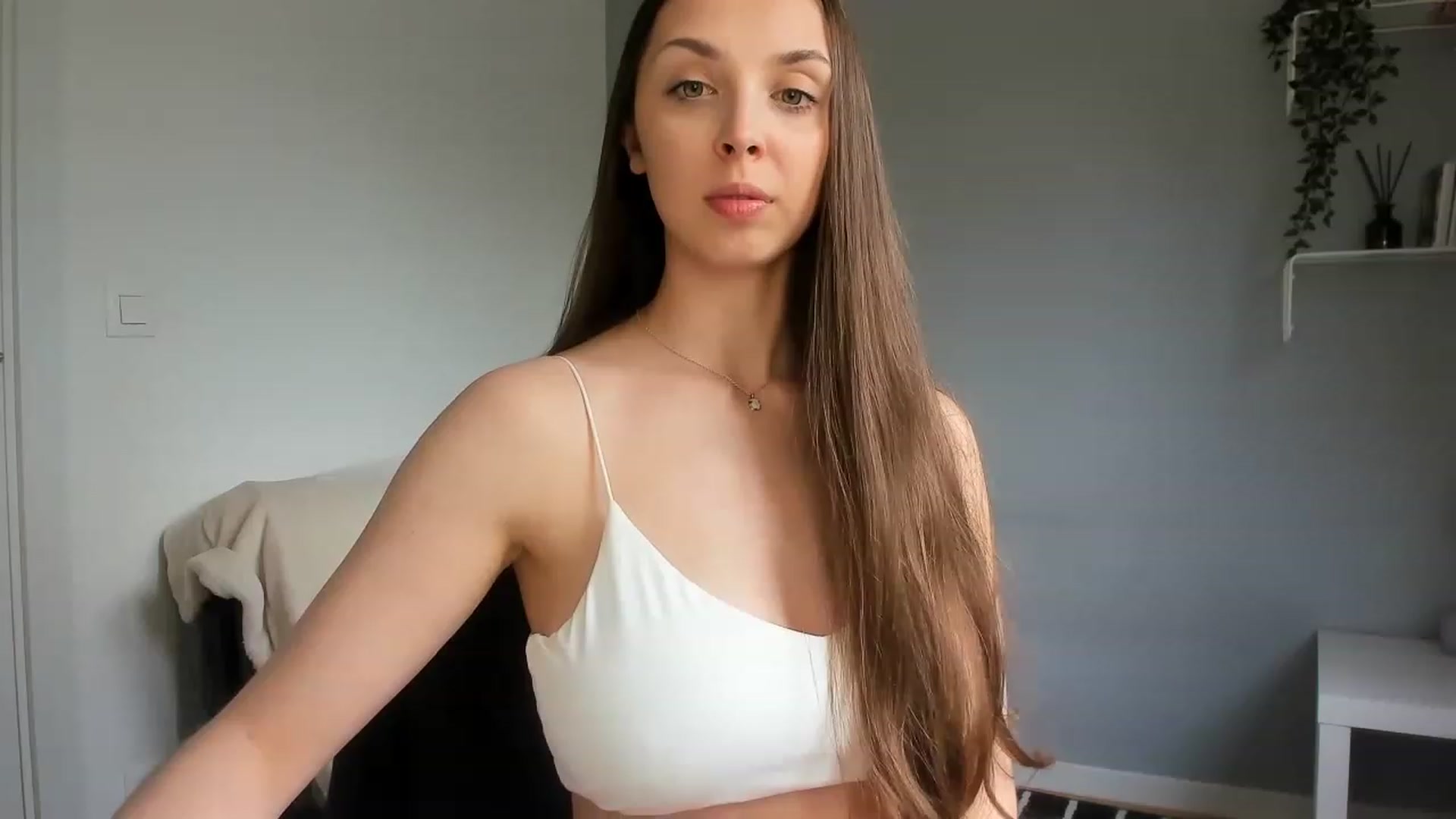 Gallery image thumbnail from Kristallmii's myfreecams stream on, 06/06/2023, 15:35 image 14 of 20