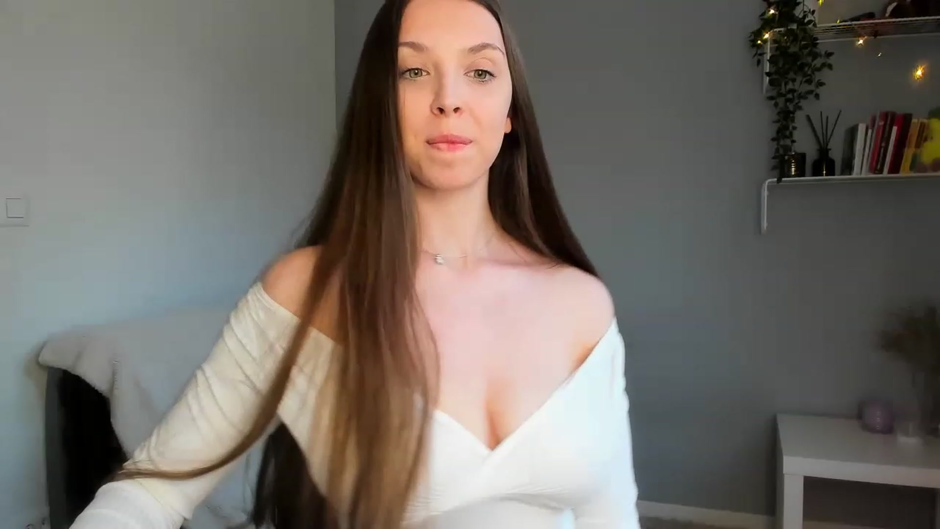 Gallery image thumbnail from Kristallmii's myfreecams stream on, 06/20/2023, 18:17 image 8 of 20