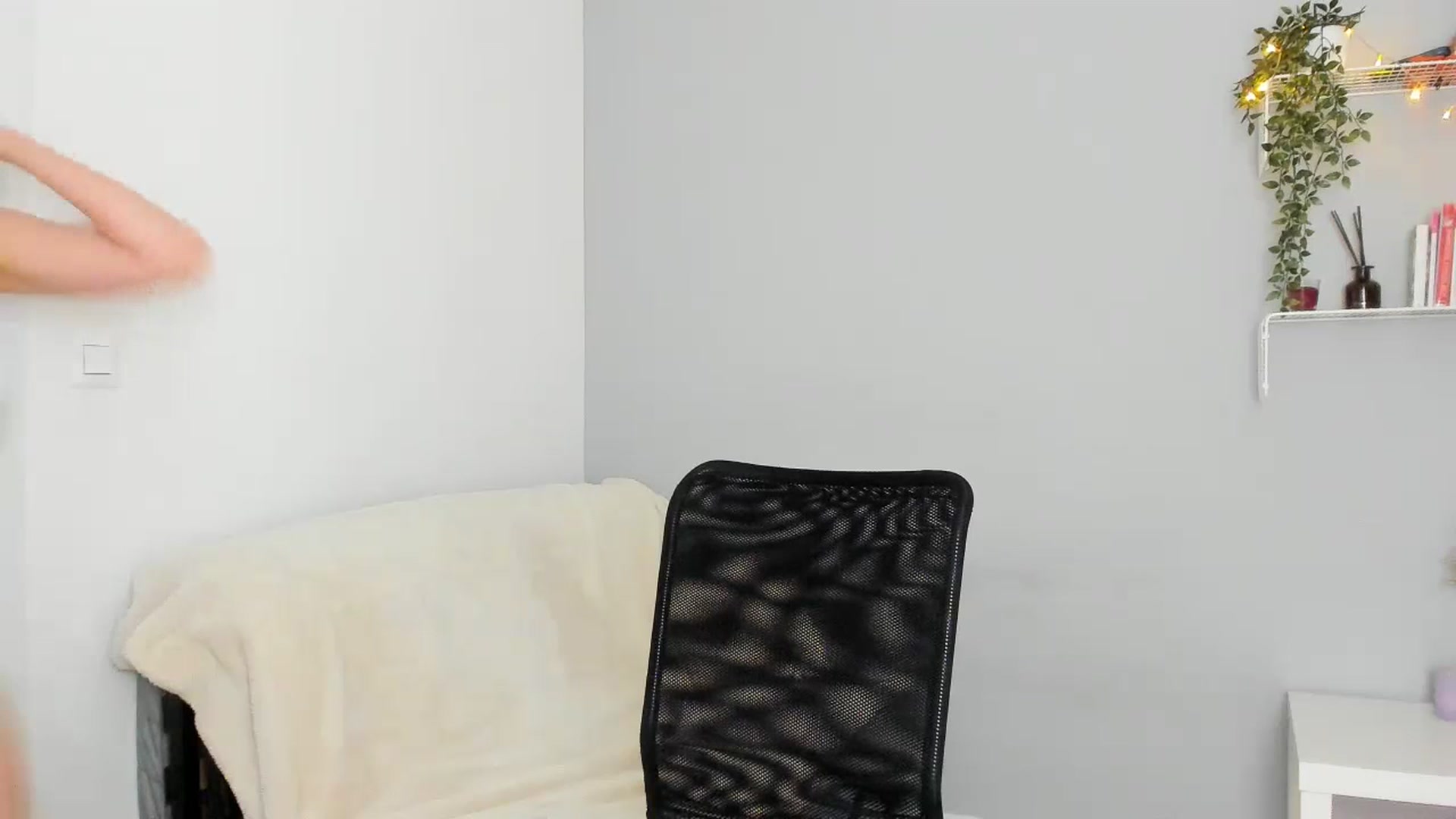 Gallery image thumbnail from Kristallmii's myfreecams stream on, 07/13/2023, 22:10 image 20 of 20