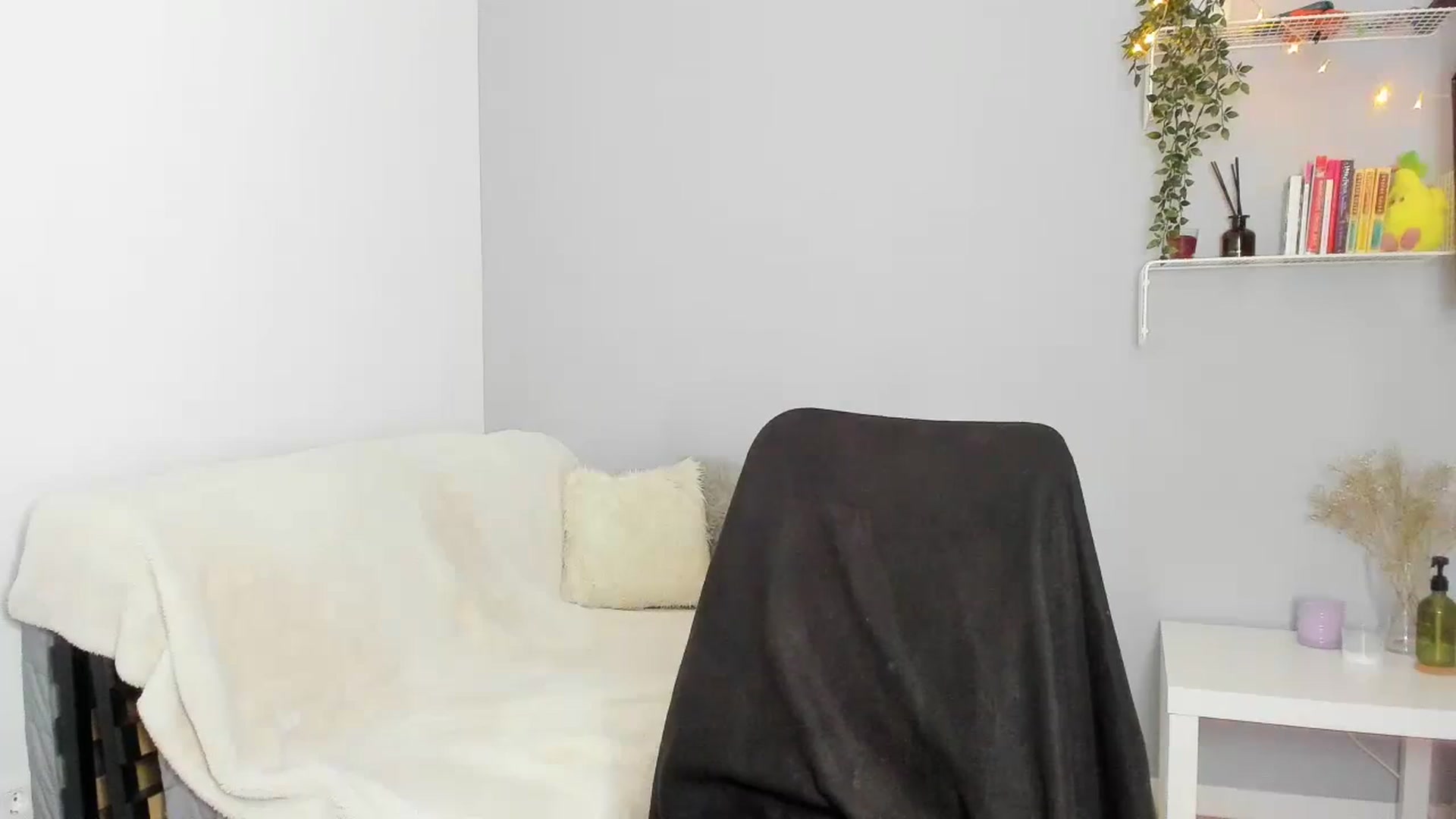 Gallery image thumbnail from Kristallmii's myfreecams stream on, 07/23/2023, 19:19 image 7 of 20