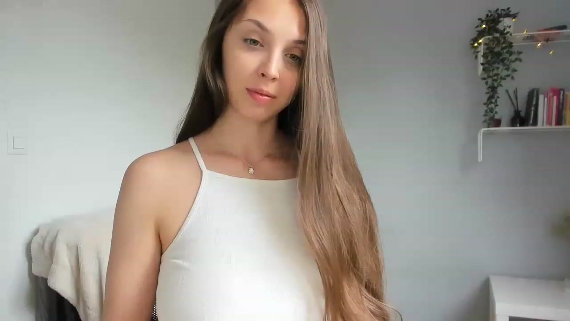 Gallery image thumbnail from Kristallmii's myfreecams stream on, 08/09/2023, 14:15 image 13 of 20