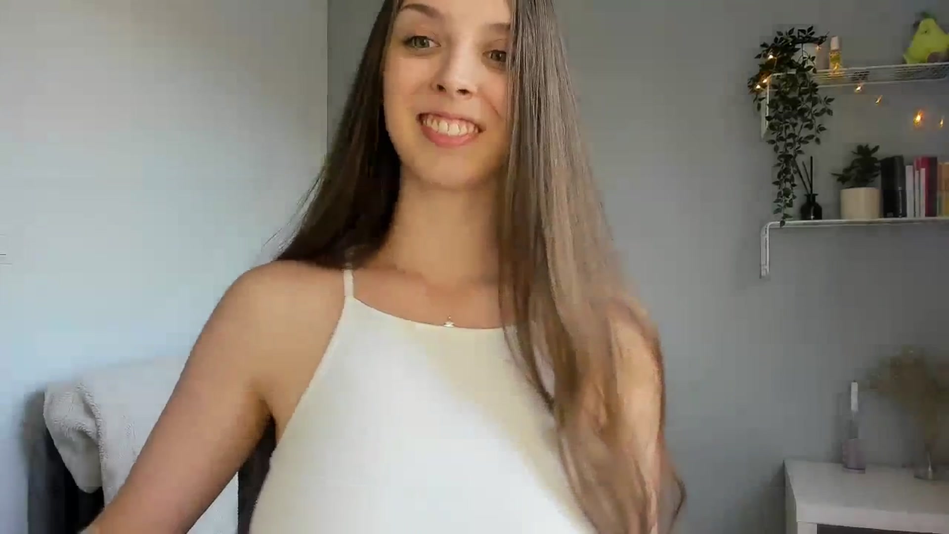 Gallery image thumbnail from Kristallmii's myfreecams stream on, 09/01/2023, 15:18 image 11 of 20