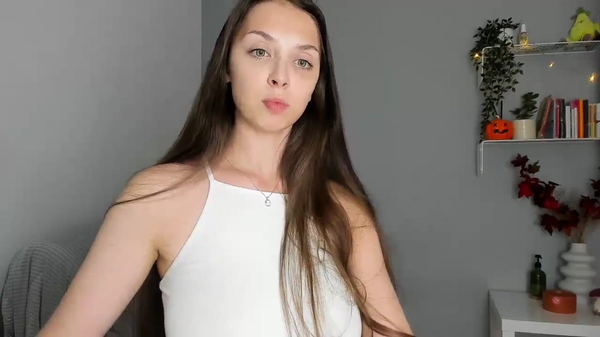 Gallery image thumbnail from Kristallmii's myfreecams stream on, 10/08/2023, 18:50 image 19 of 20