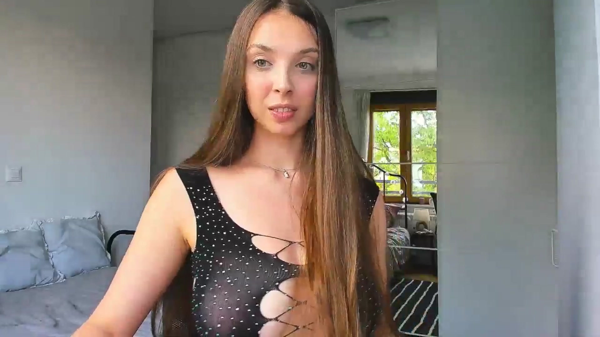 Gallery image thumbnail from Kristallmii's myfreecams stream on, 05/08/2024, 15:09 image 19 of 20