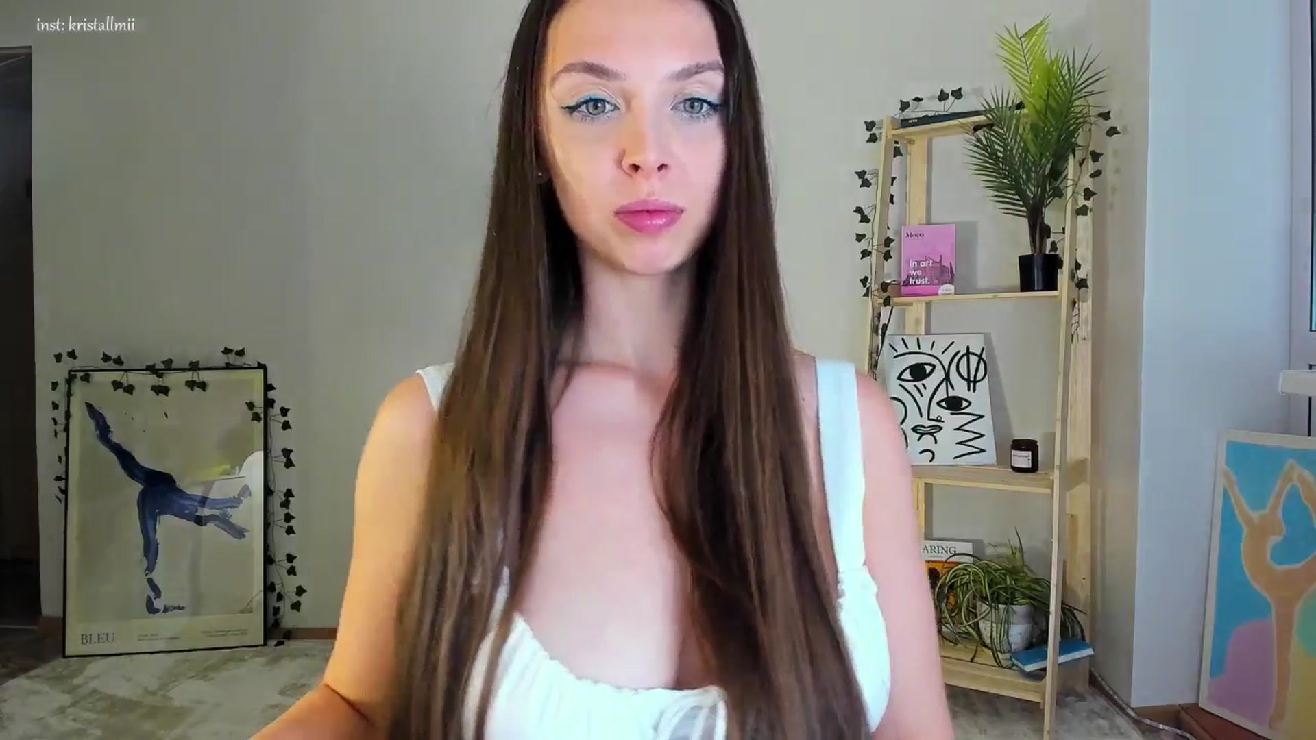 Gallery image thumbnail from Kristallmii's myfreecams stream on, 12/11/2024, 20:12 image 18 of 20