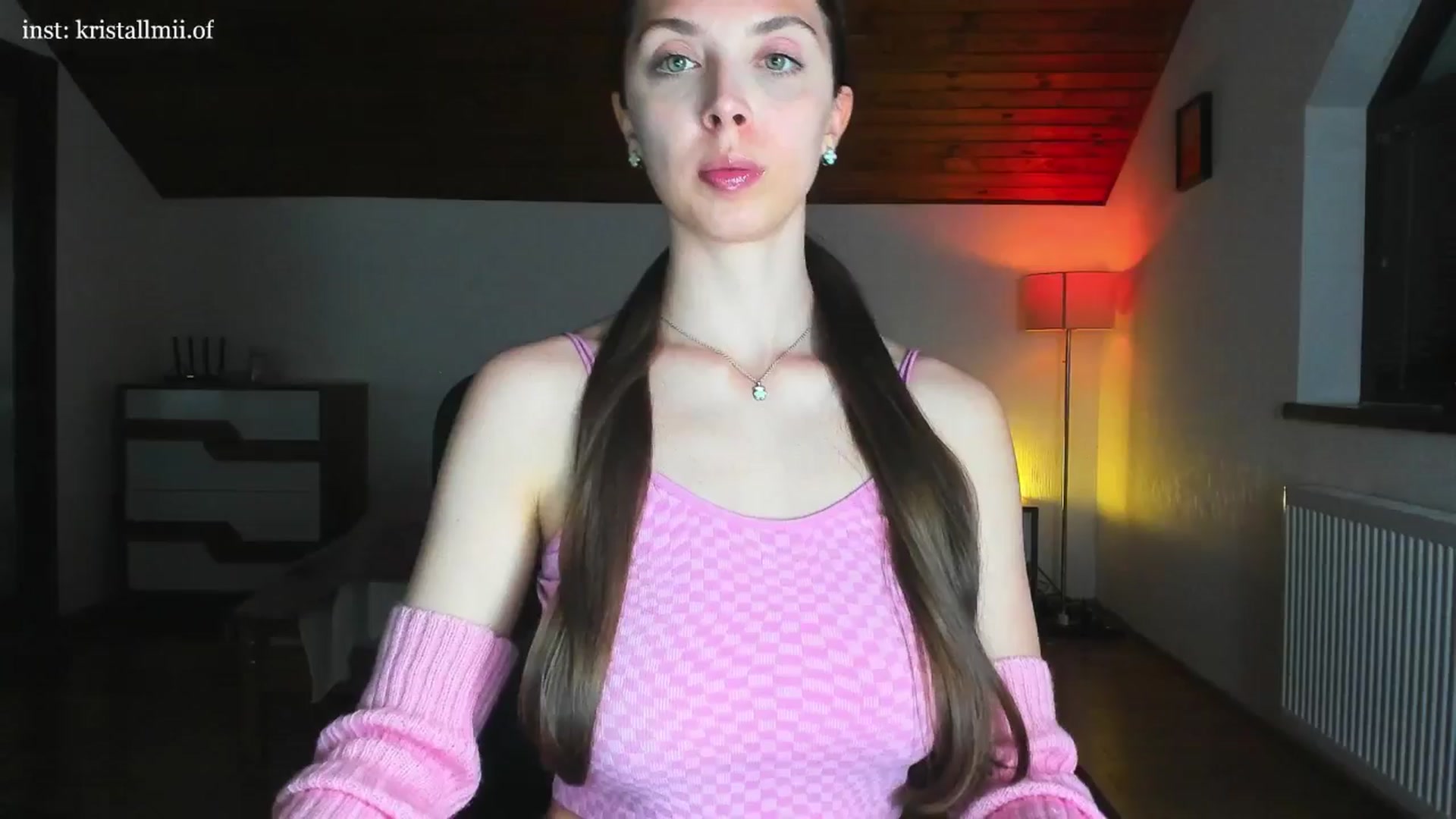 Gallery image thumbnail from Kristallmii's myfreecams stream on, 04/01/2025, 18:21 image 9 of 20