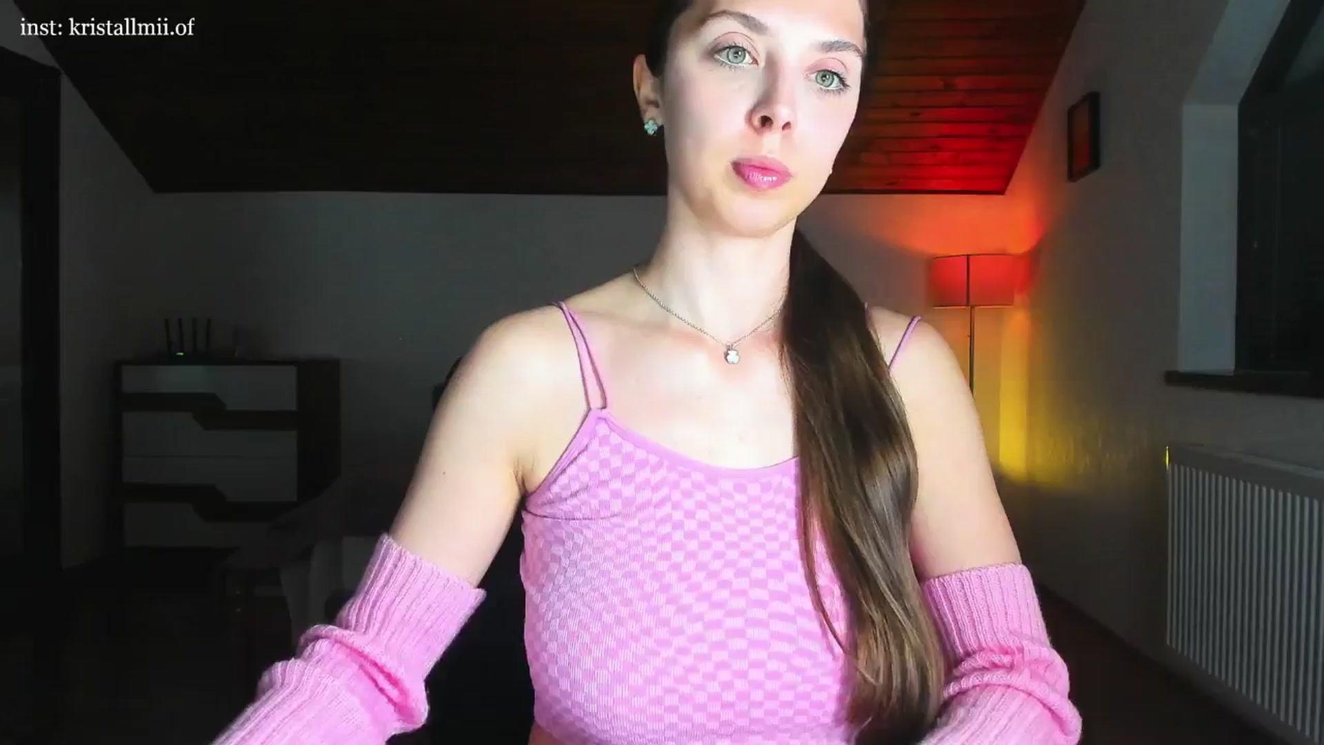 Gallery image thumbnail from Kristallmii's myfreecams stream on, 04/01/2025, 18:21 image 18 of 20