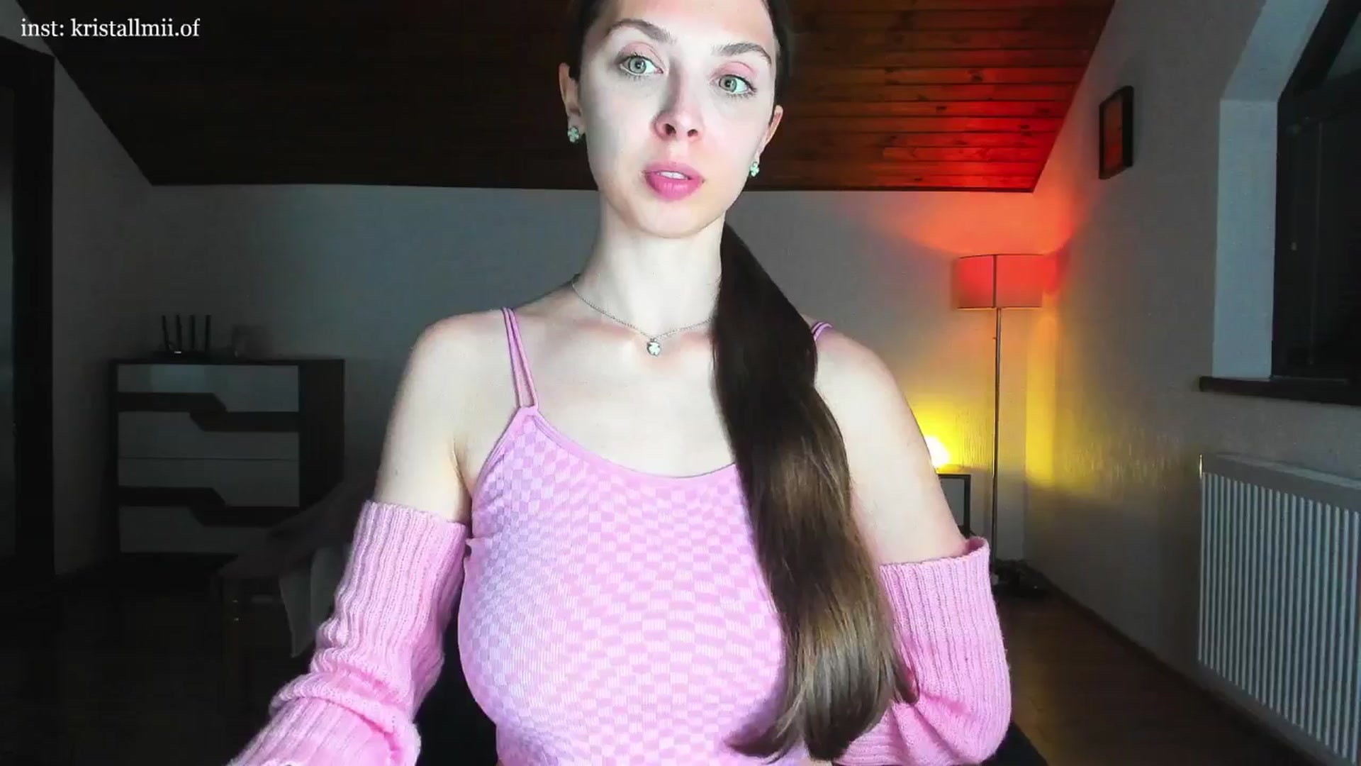 Gallery image thumbnail from Kristallmii's myfreecams stream on, 04/01/2025, 18:21 image 2 of 20