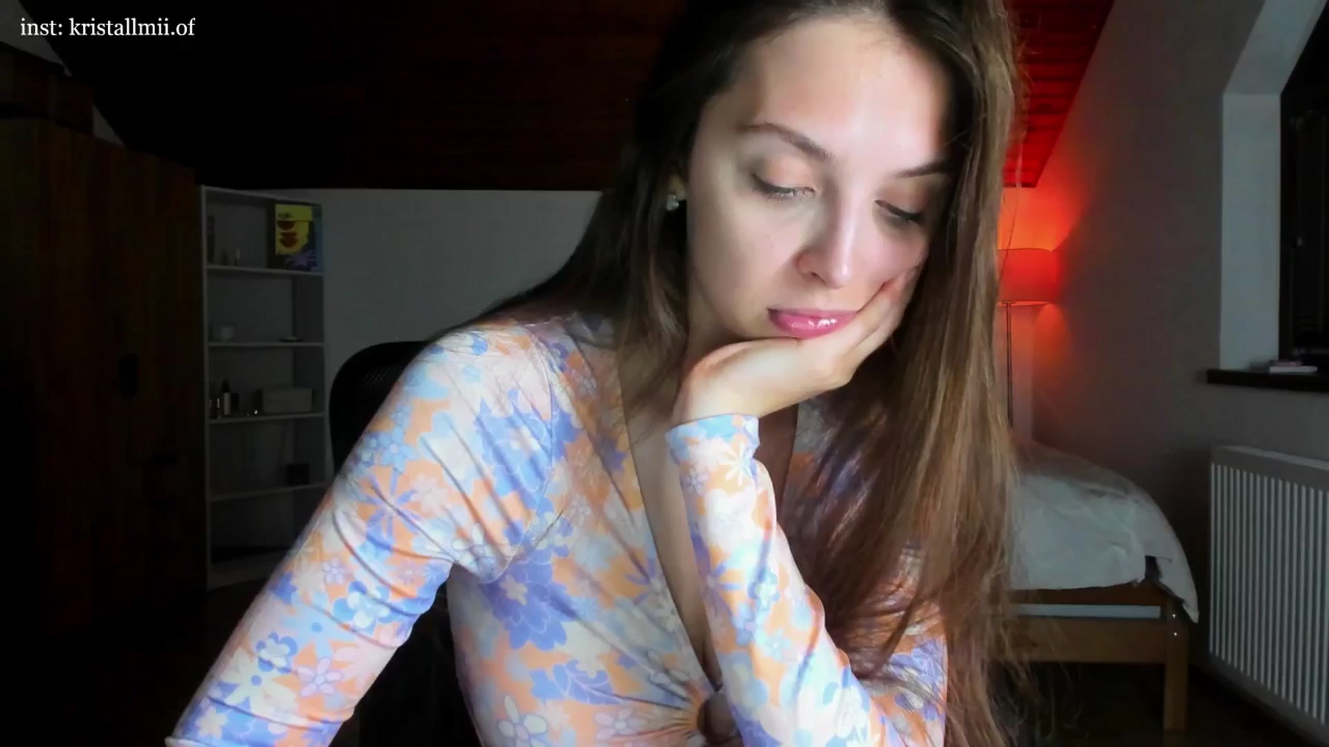 Gallery image thumbnail from Kristallmii's myfreecams stream on, 05/17/2025, 18:15 image 14 of 20