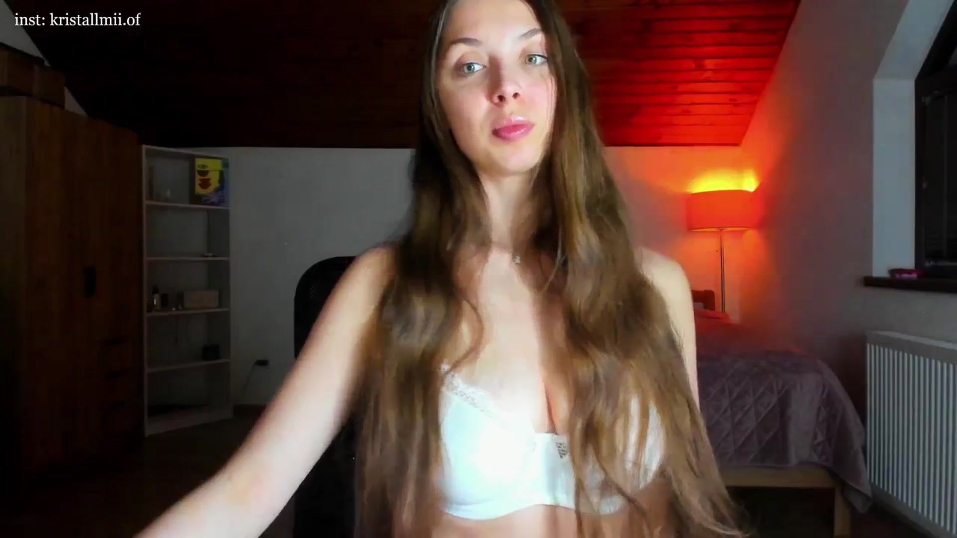 Gallery image thumbnail from Kristallmii's myfreecams stream on, 05/21/2025, 22:19 image 12 of 20