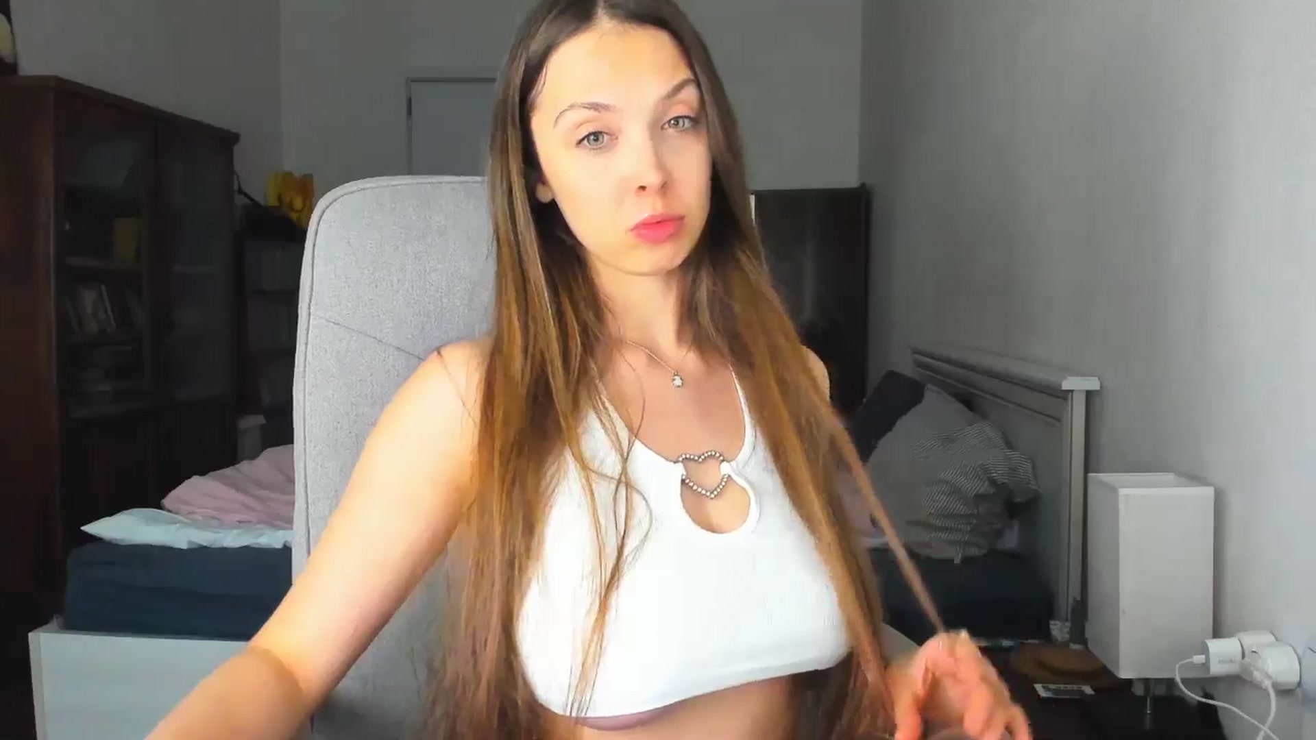 Gallery image thumbnail from Kristallmii's myfreecams stream on, 11/05/2025, 20:34 image 4 of 20