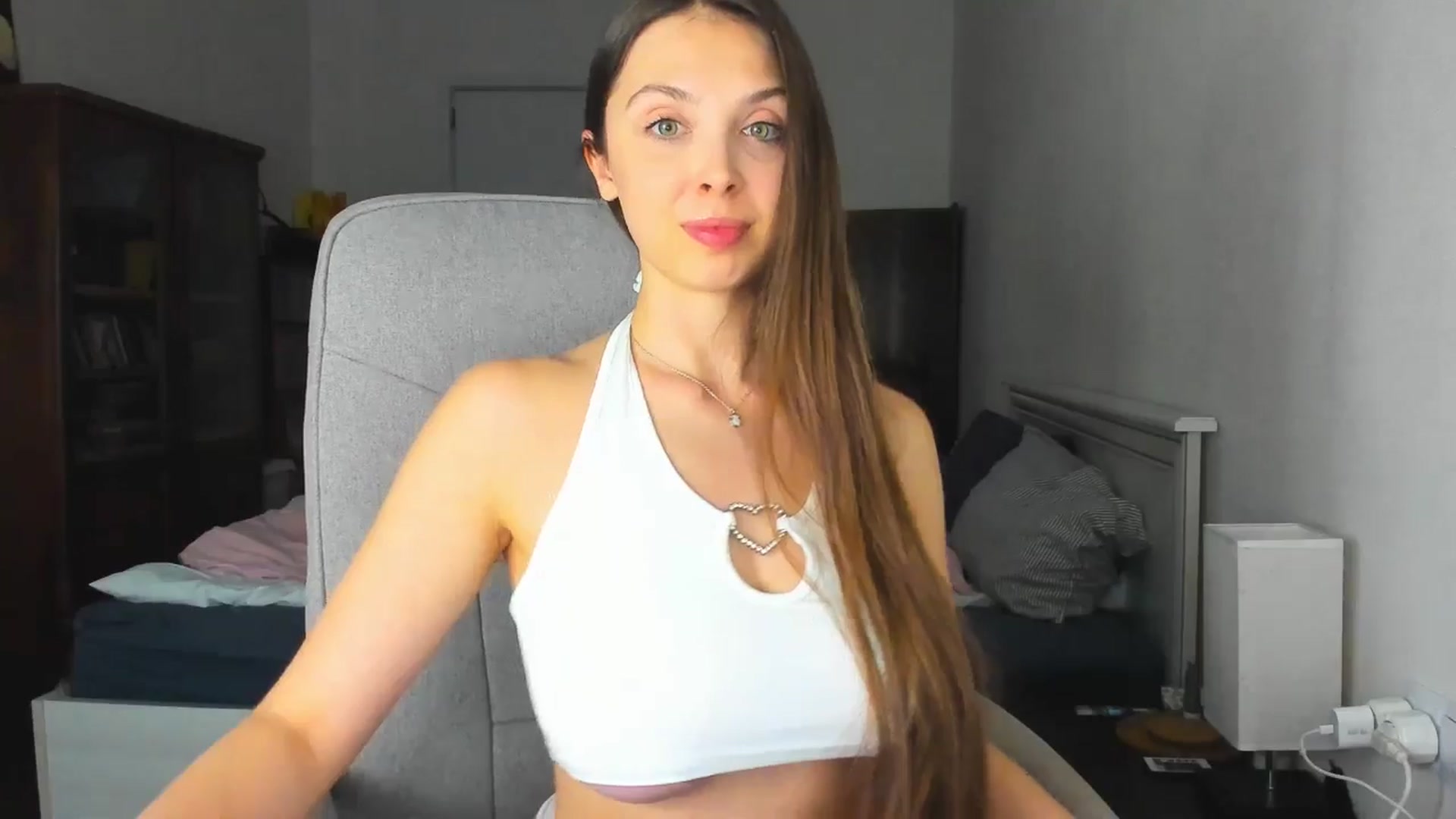 Gallery image thumbnail from Kristallmii's myfreecams stream on, 11/05/2025, 20:34 image 9 of 20