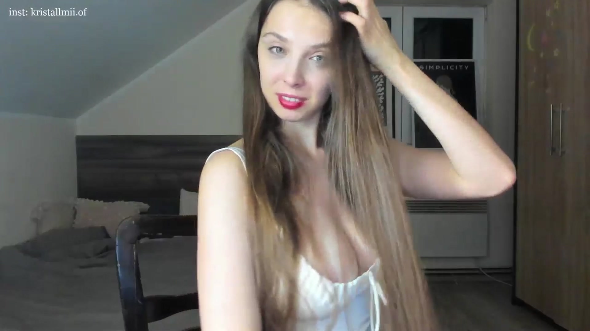 Gallery image thumbnail from Kristallmii's myfreecams stream on, 12/28/2025, 24:25 image 18 of 20