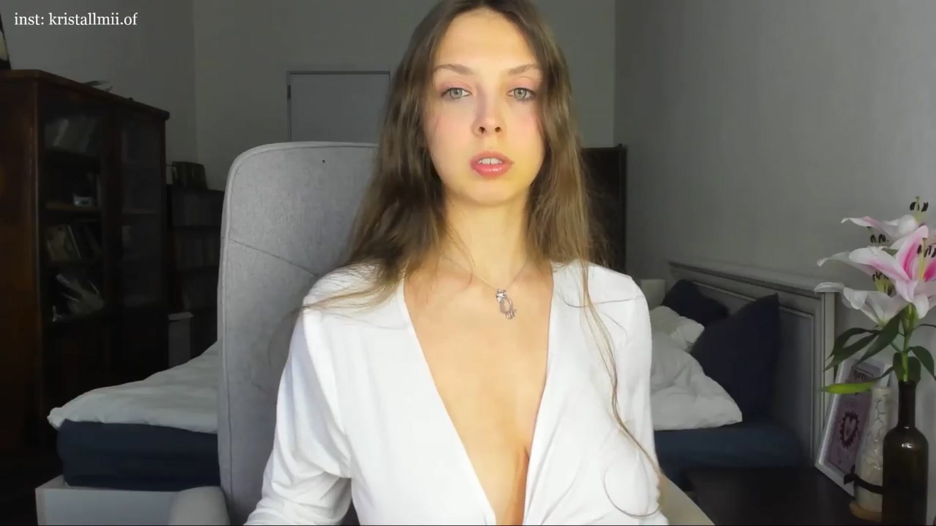 Gallery image thumbnail from Kristallmii's myfreecams stream on, 03/29/2026, 21:28 image 10 of 20